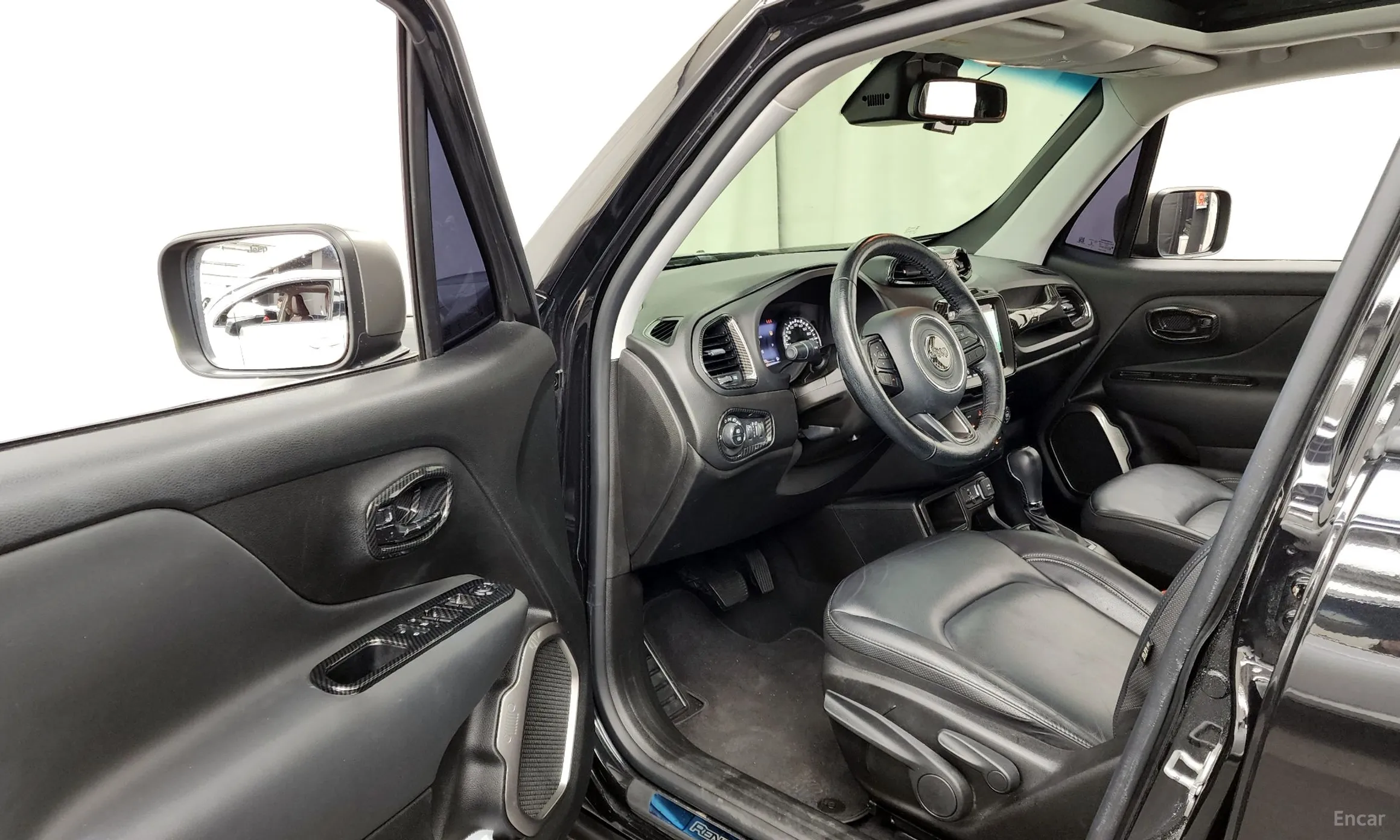 Jeep Renegade превью 10