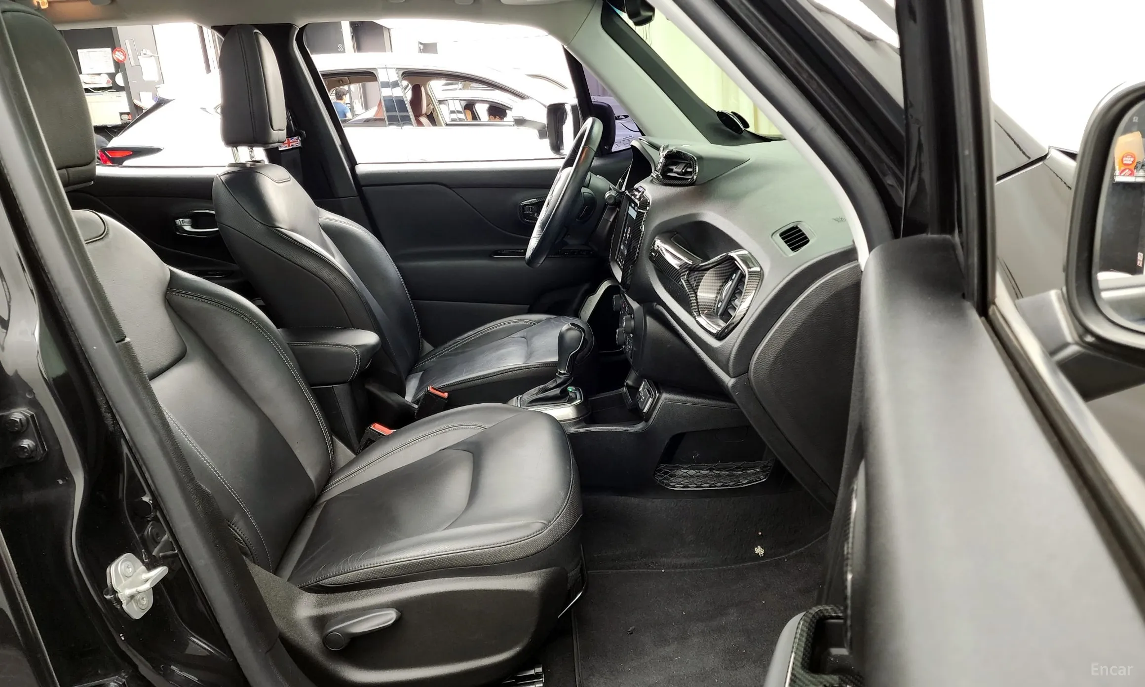 Jeep Renegade превью 11