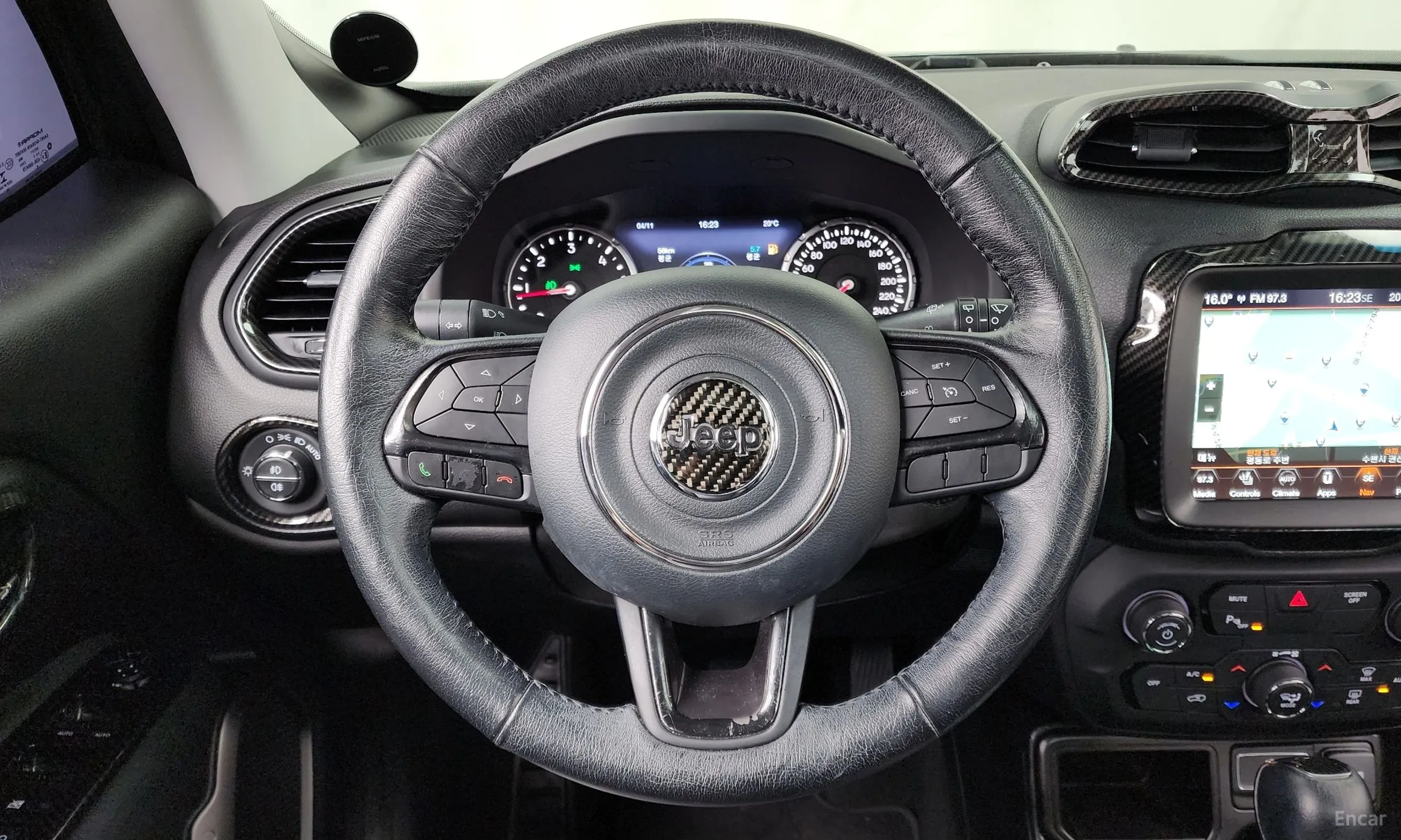 Jeep Renegade превью 13