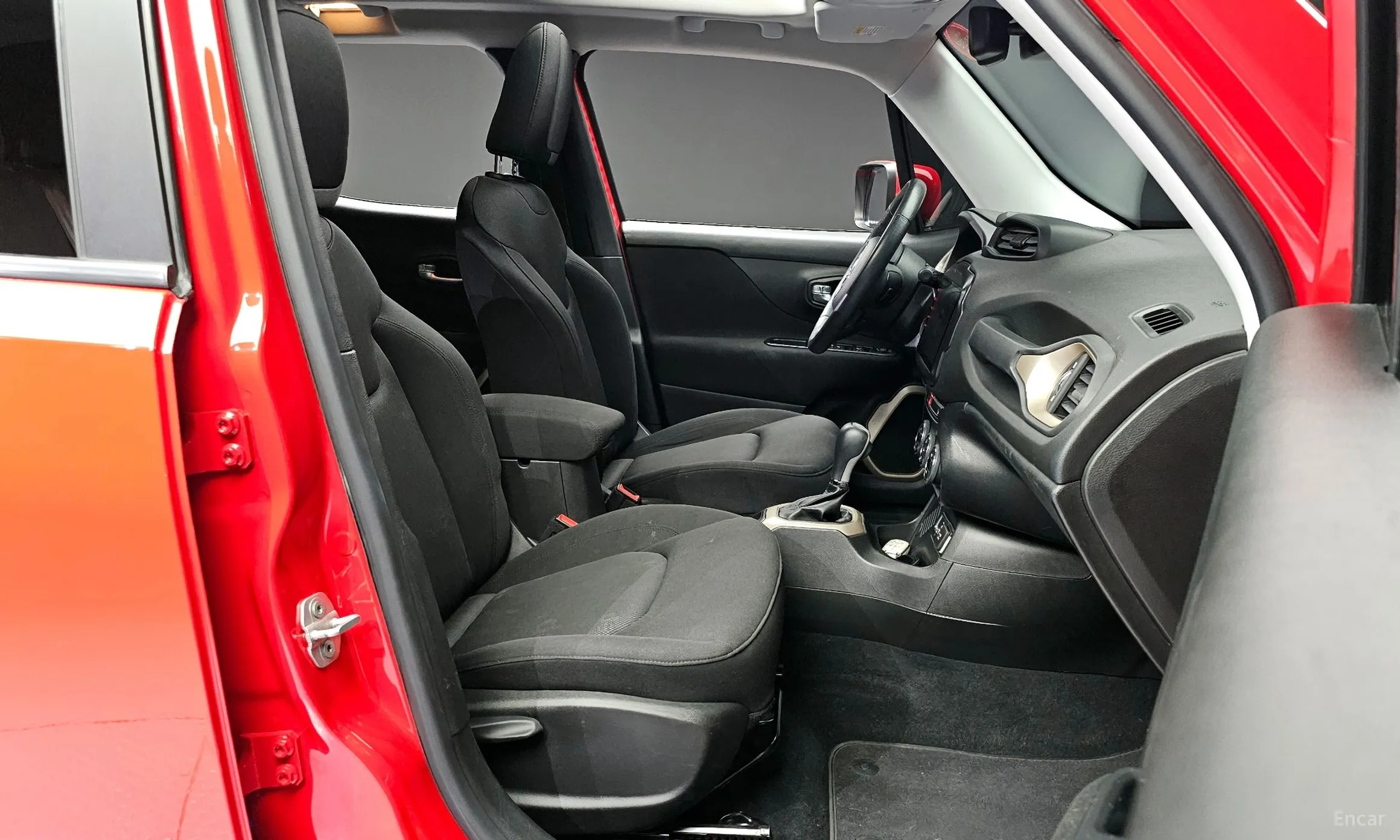 Jeep Renegade превью 10