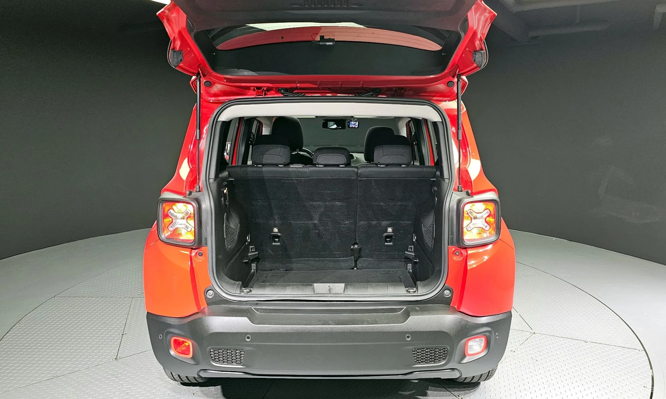 Jeep Renegade превью 20