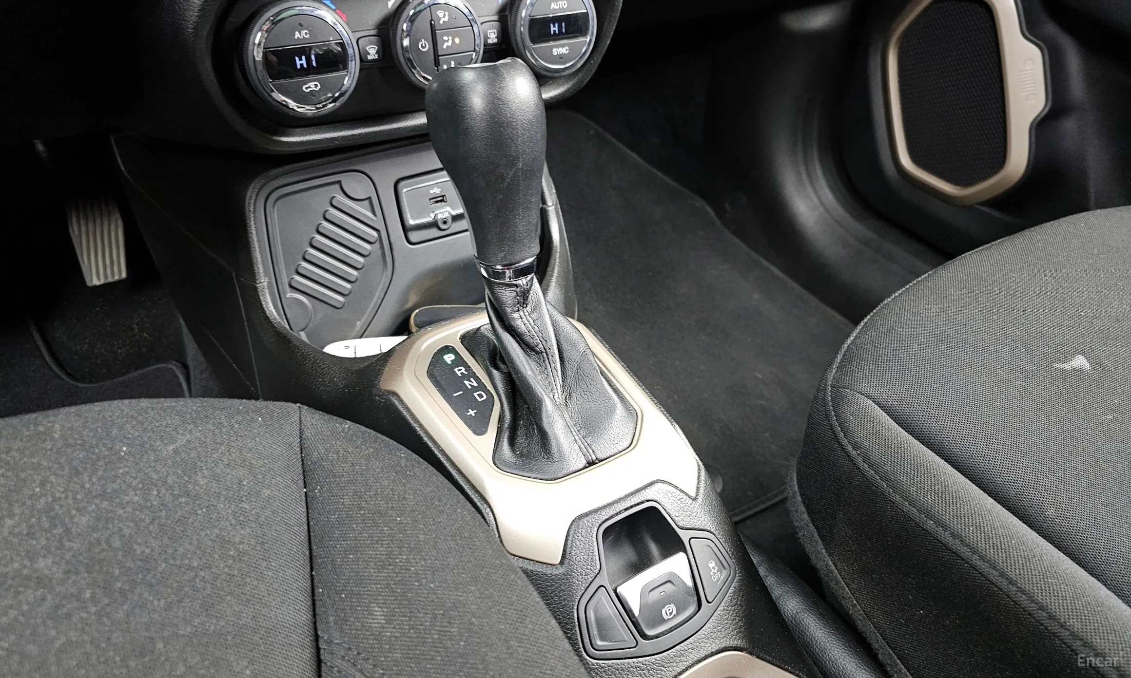 Jeep Renegade превью 9