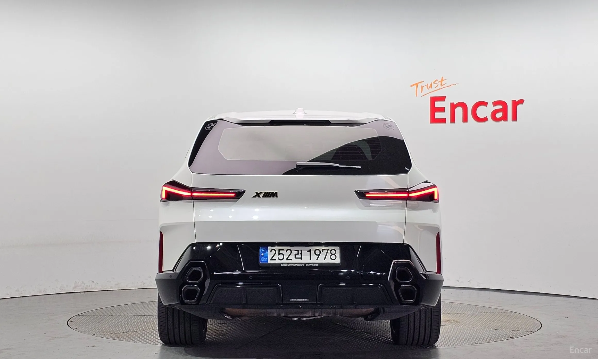 BMW XM (G09) превью 3