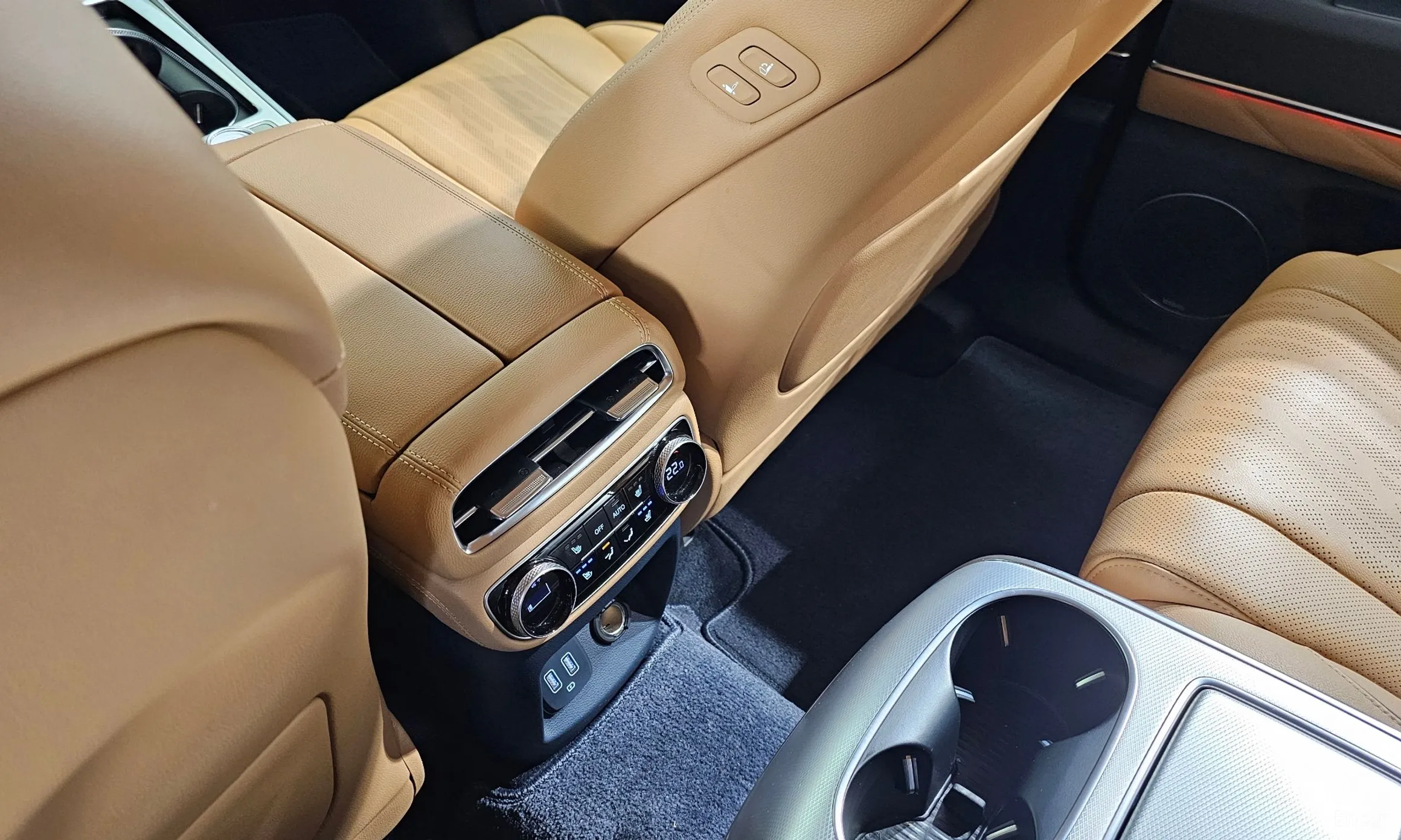 Genesis GV80 превью 18