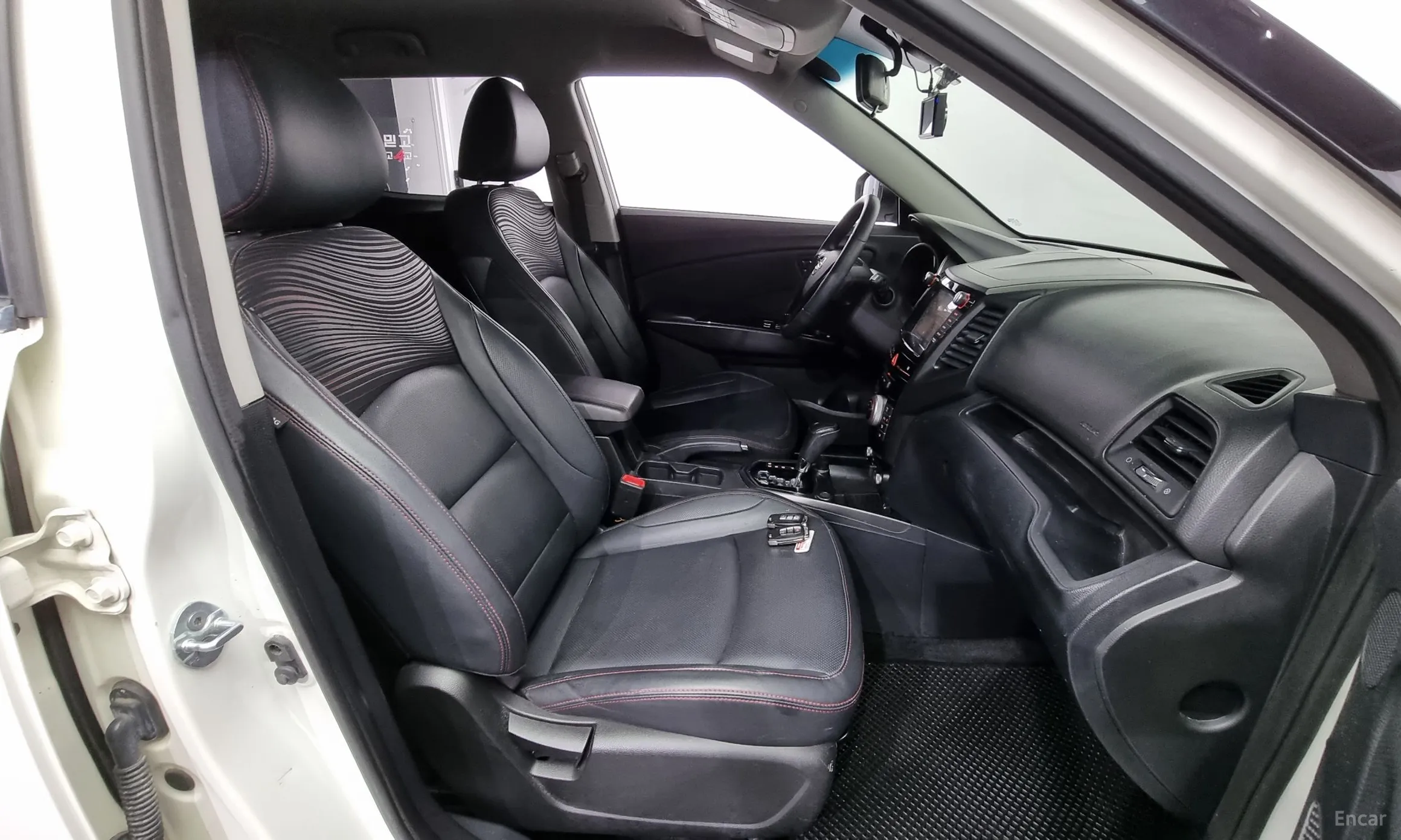 KG Mobility (SsangYong) Tivoli Air превью 10