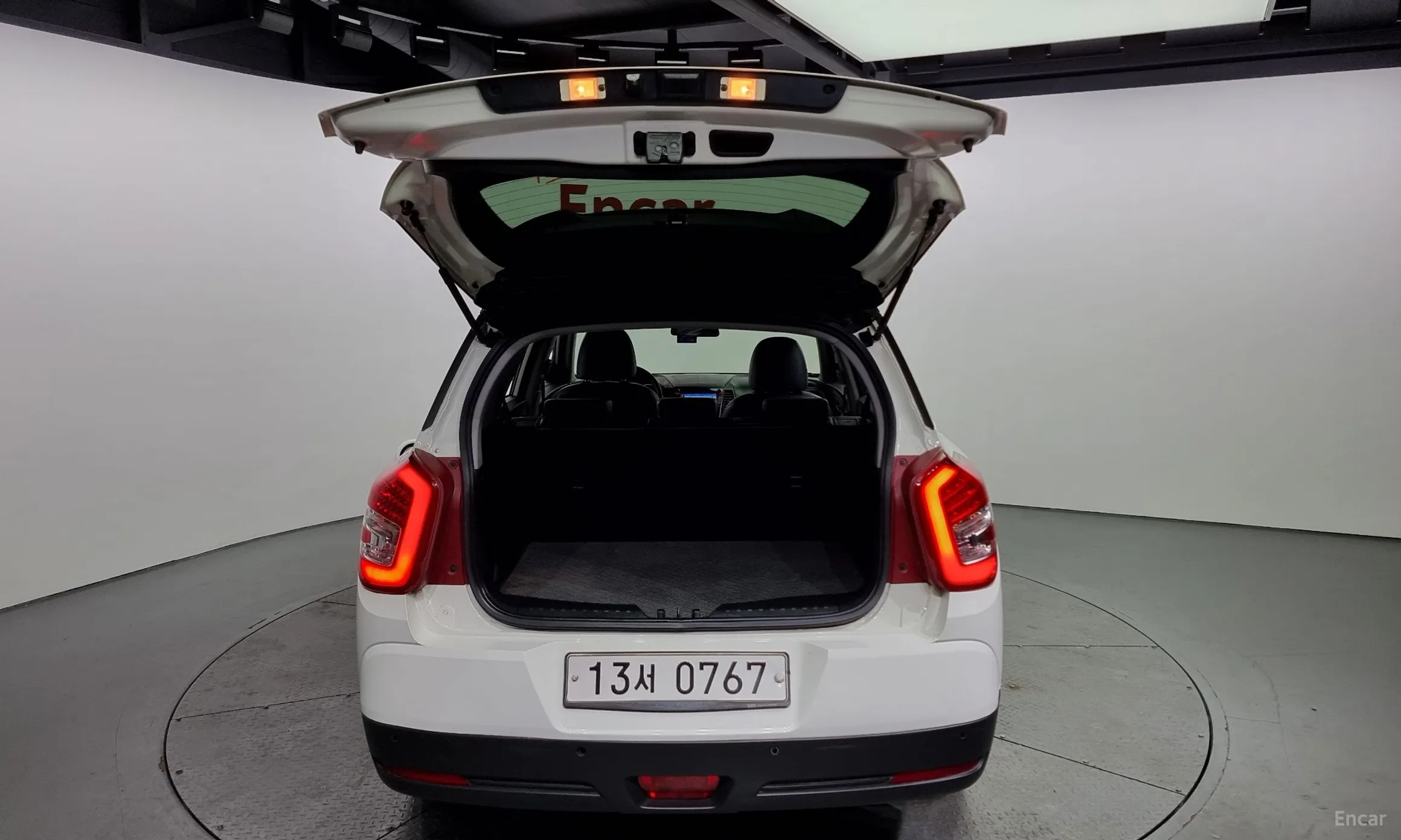 KG Mobility (SsangYong) Tivoli Air превью 20