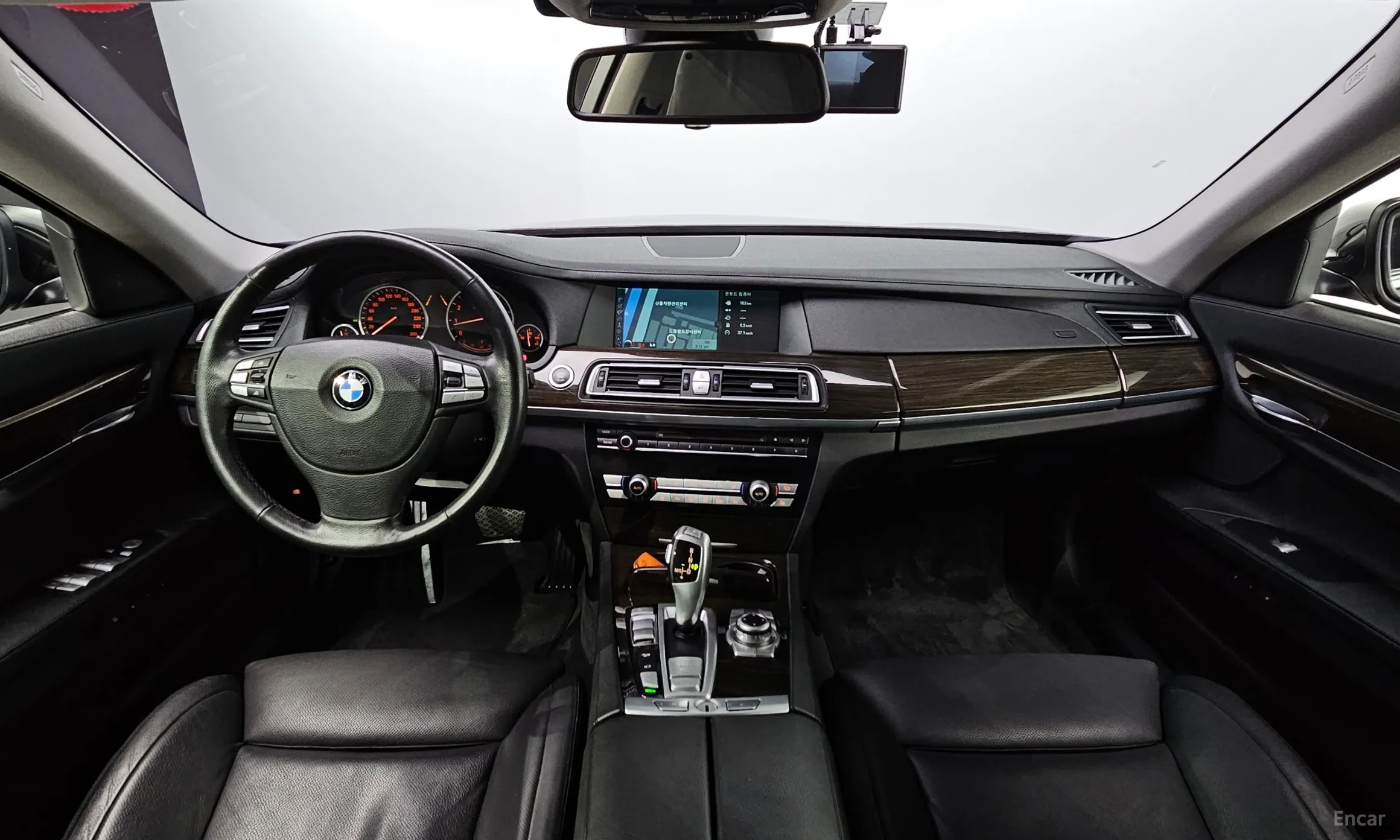 BMW 7 Series (F01) превью 4