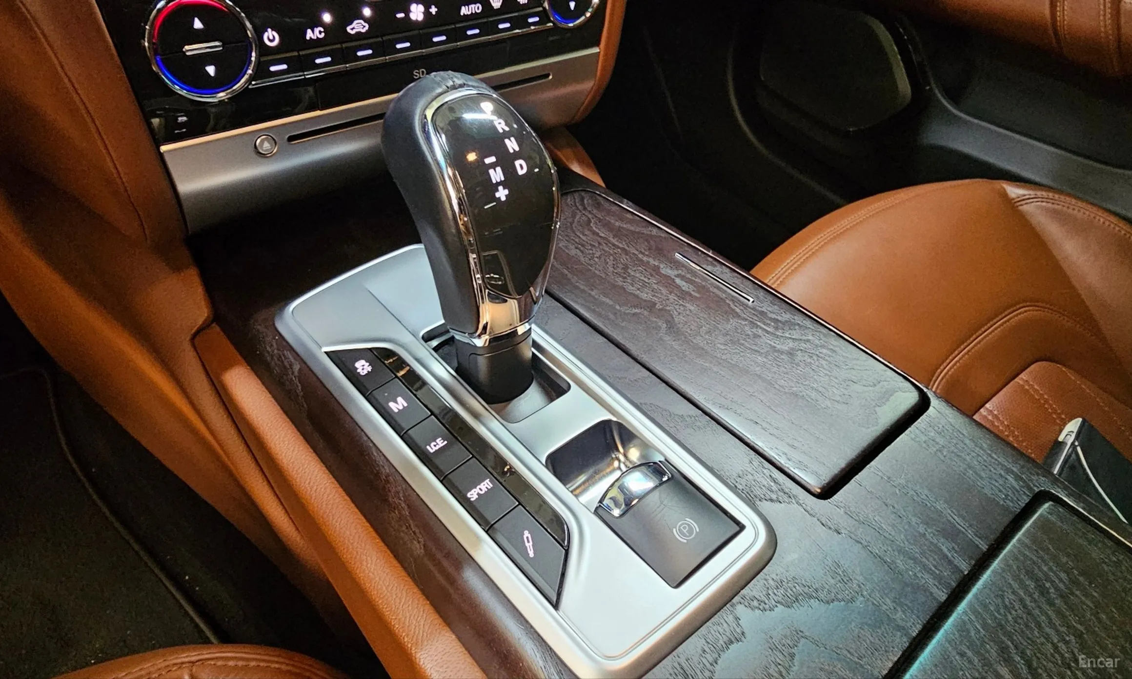 Maserati Quattroporte превью 9