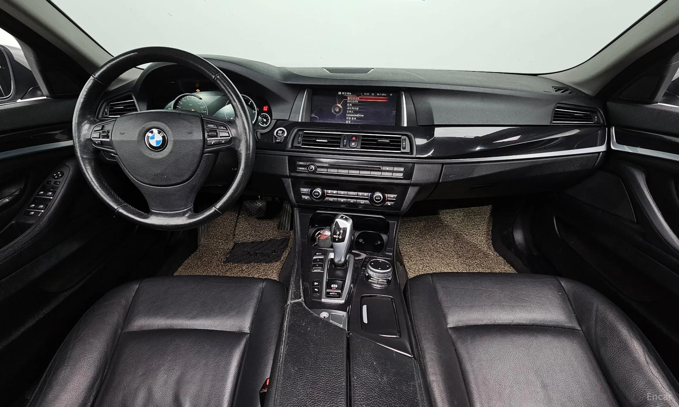 BMW 5 Series (F10) превью 4