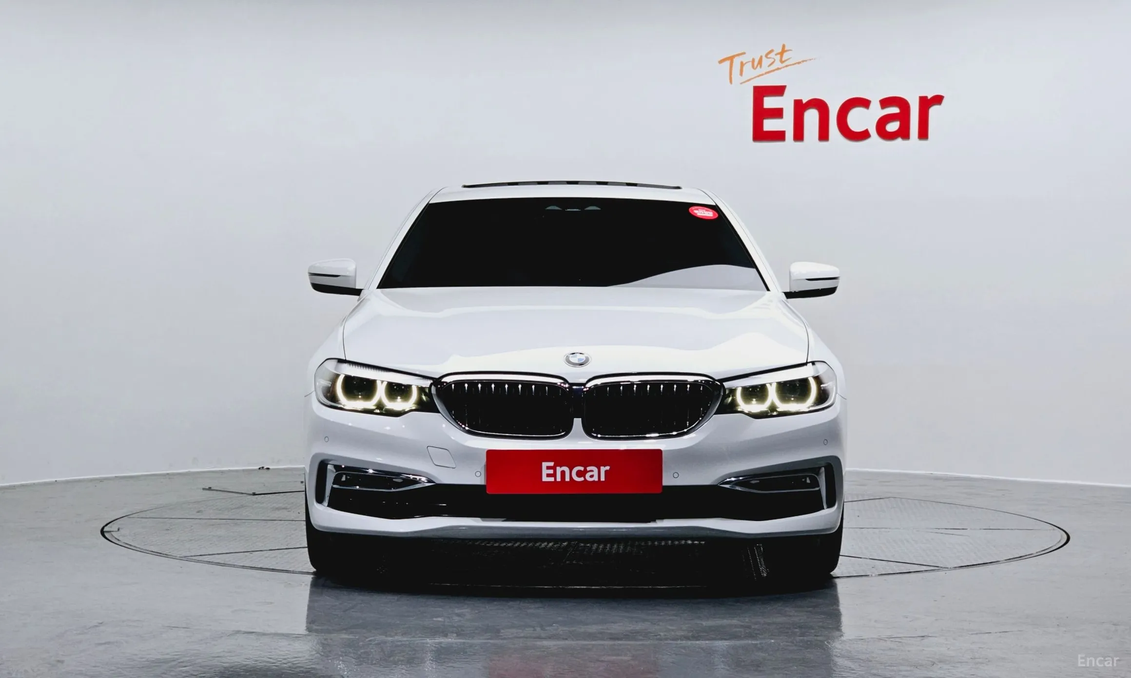 BMW 5 Series (G30) превью 2