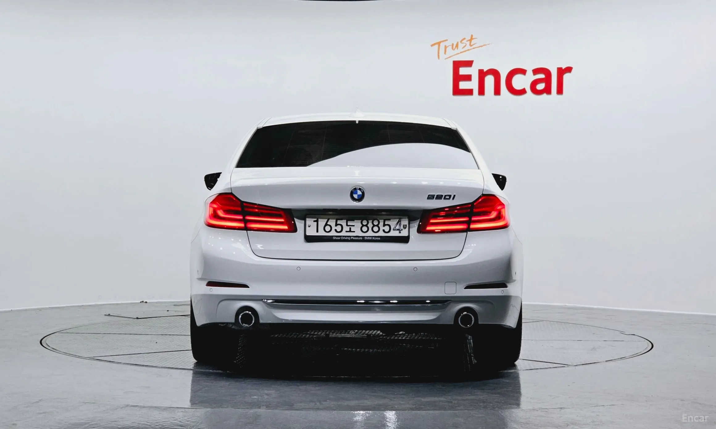 BMW 5 Series (G30) превью 3