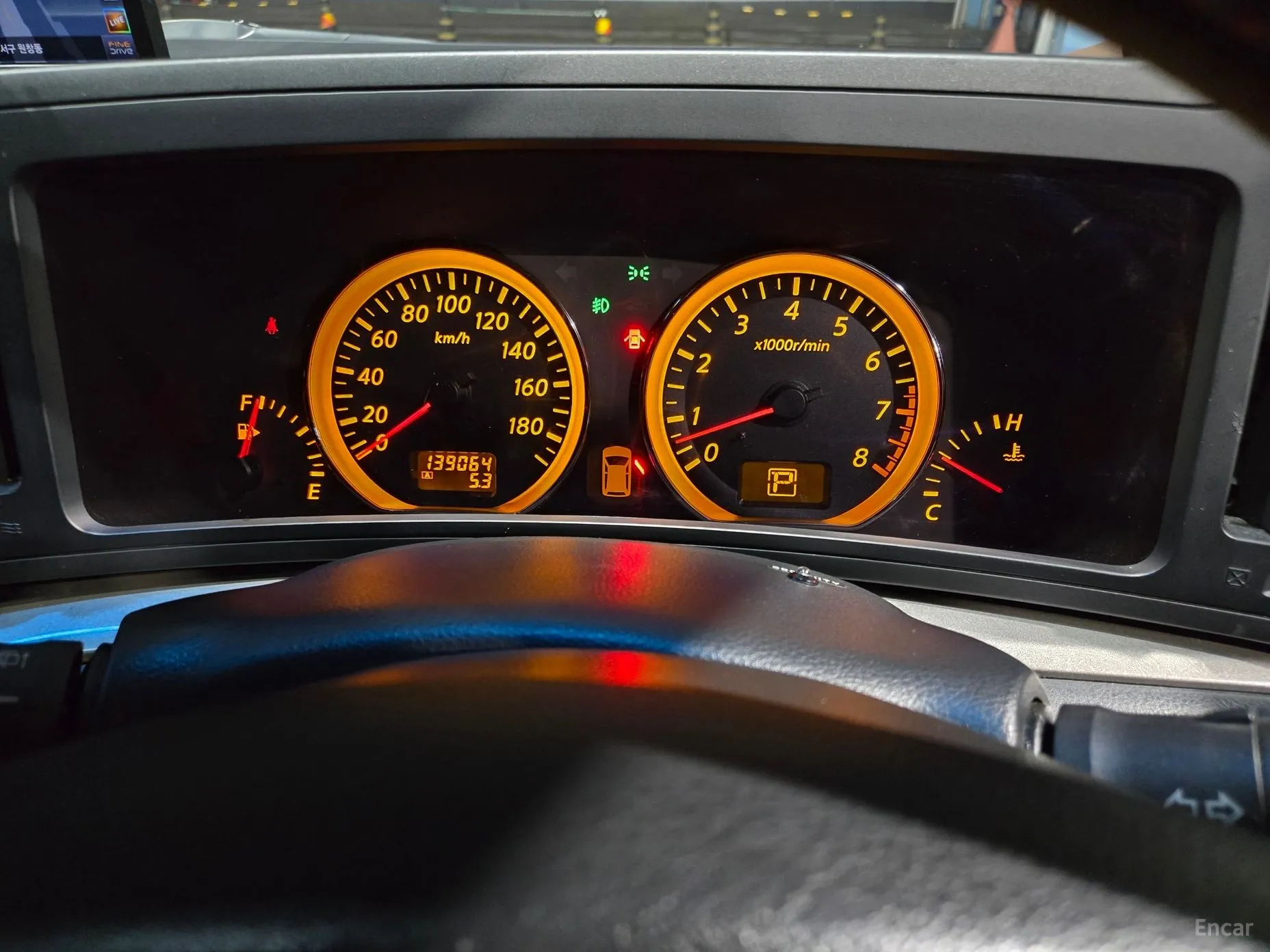 Nissan Elgrand превью 10