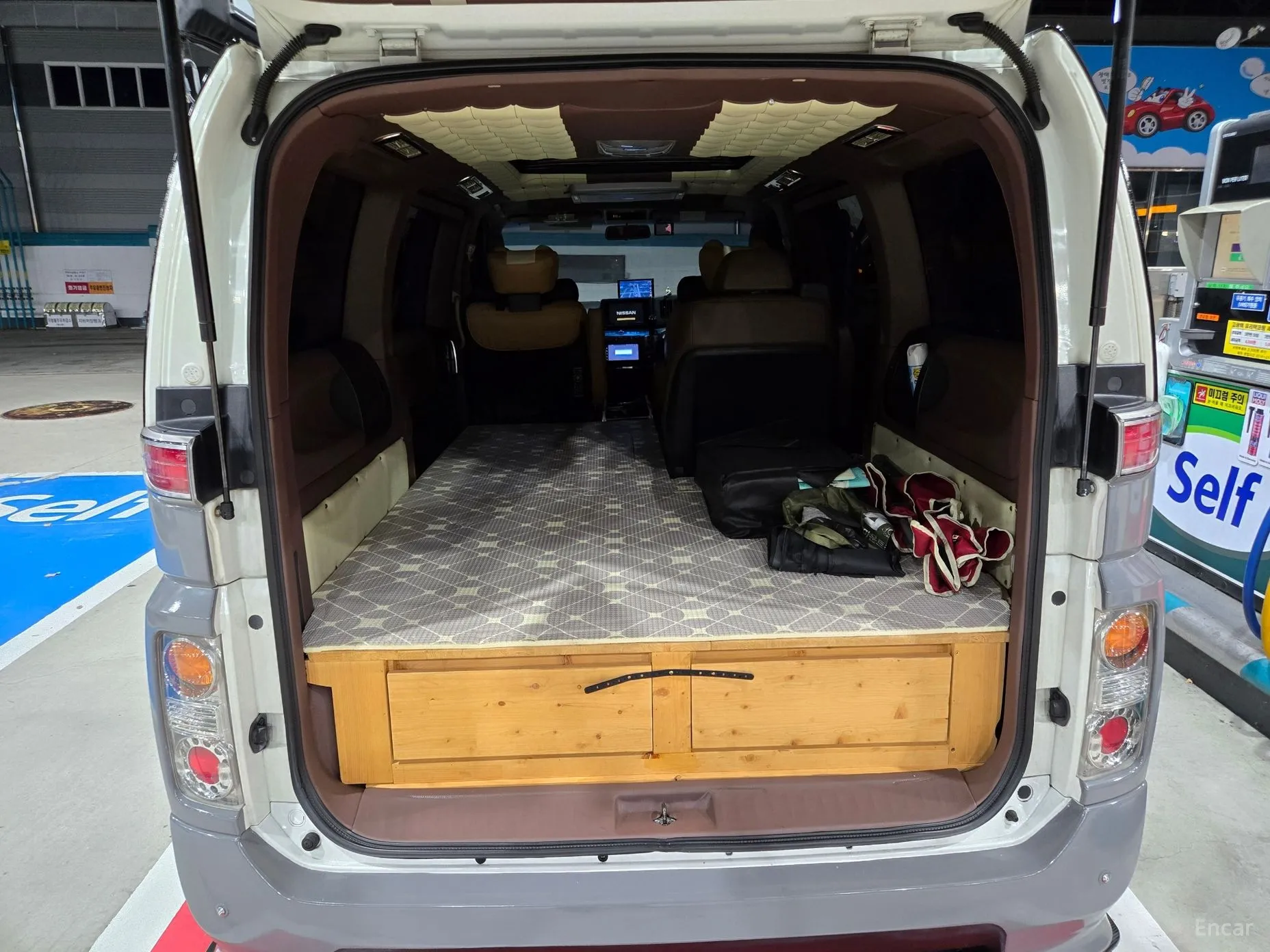 Nissan Elgrand превью 14