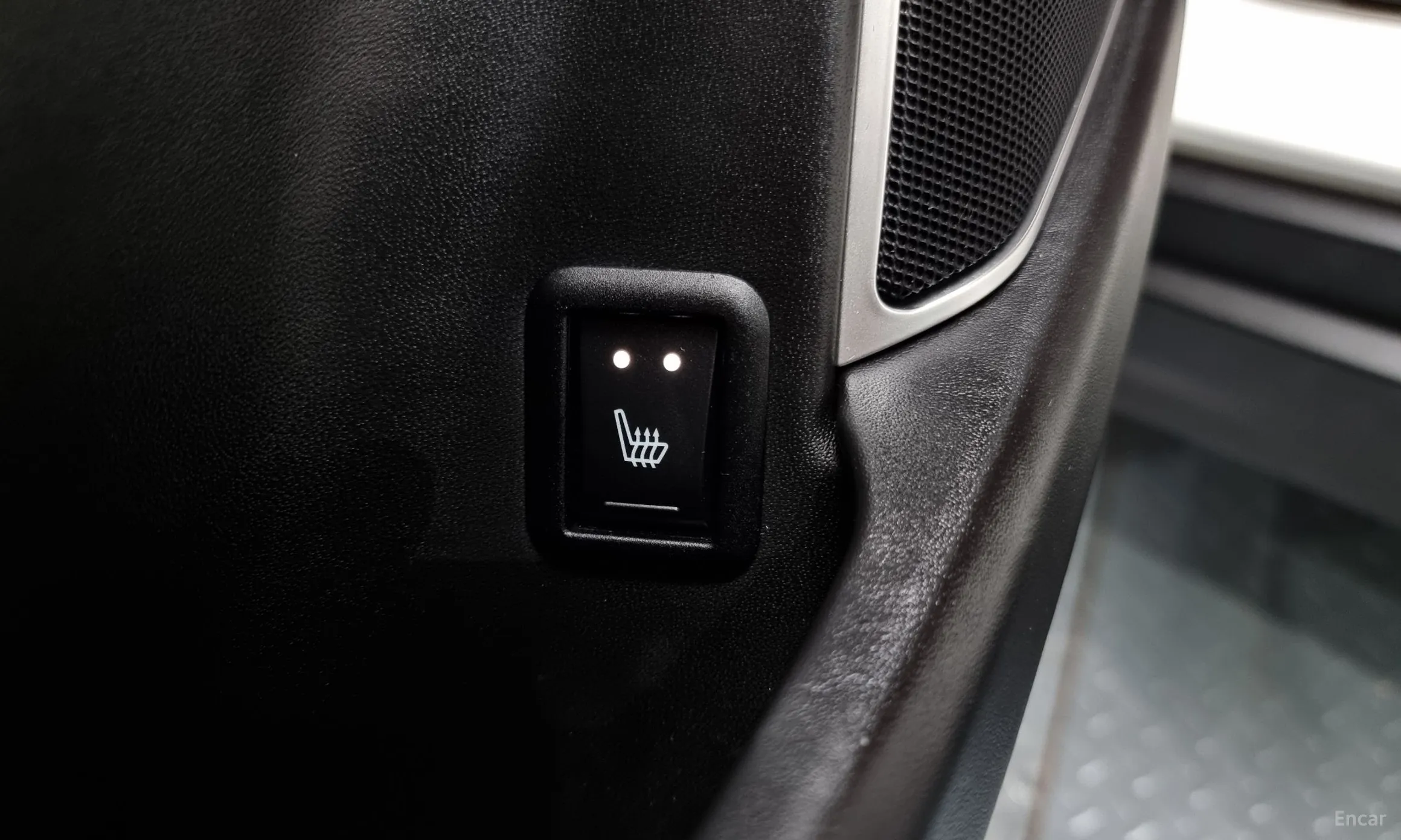 Maserati Levante превью 18