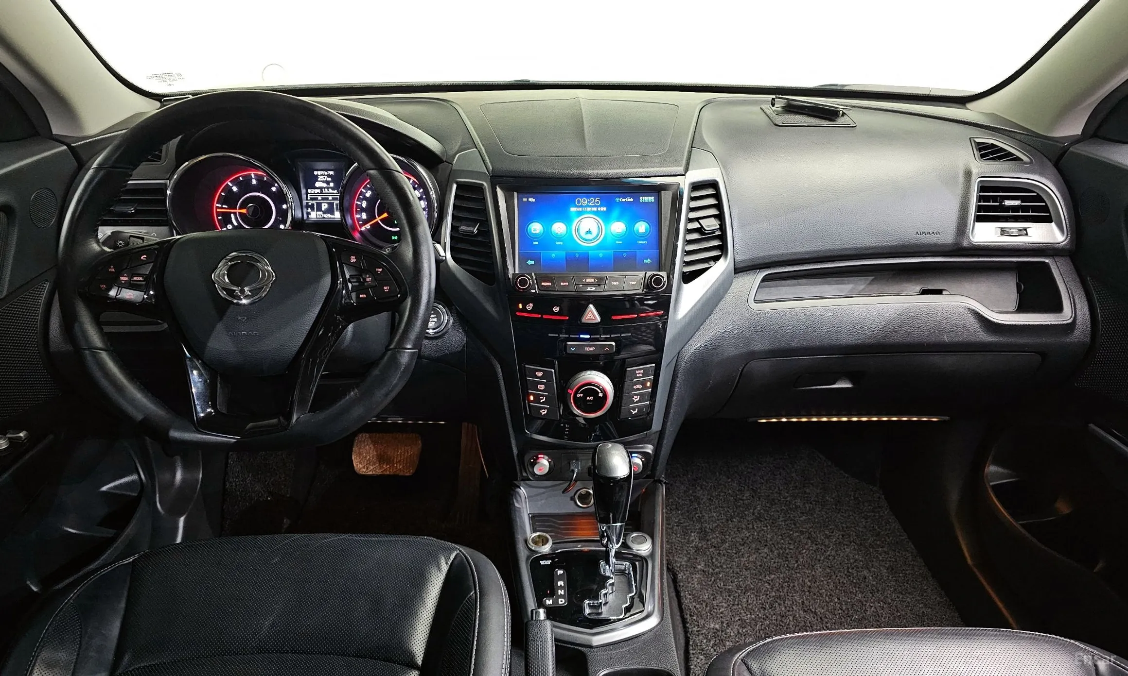 KG Mobility (SsangYong) Tivoli Armor превью 4