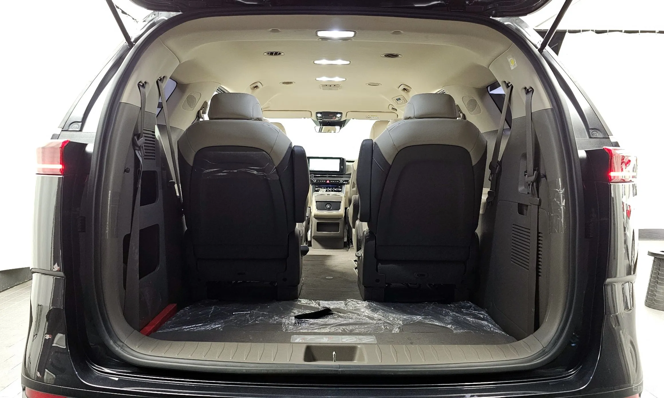 Kia Carnival Gen 4 превью 20