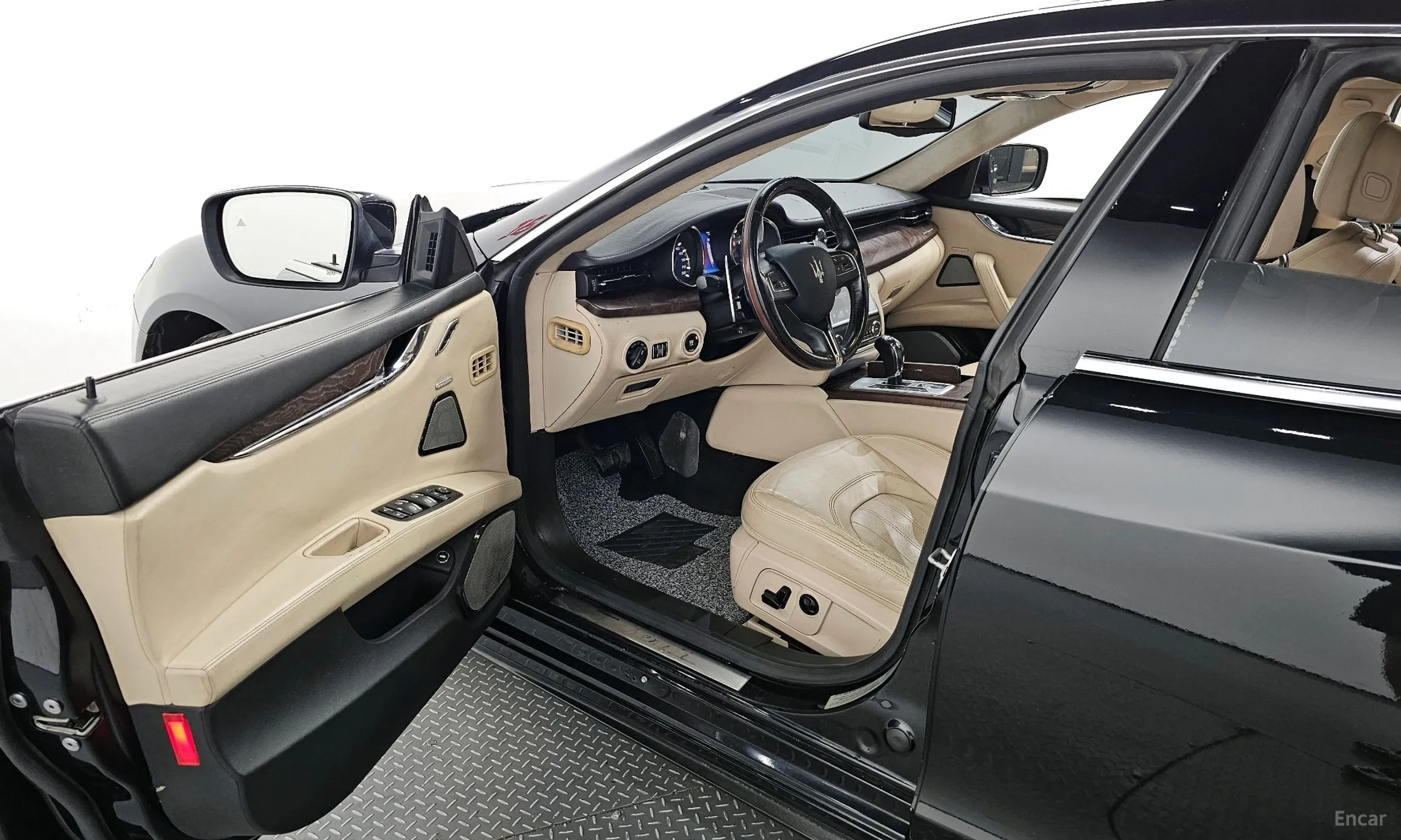 Maserati Quattroporte превью 10