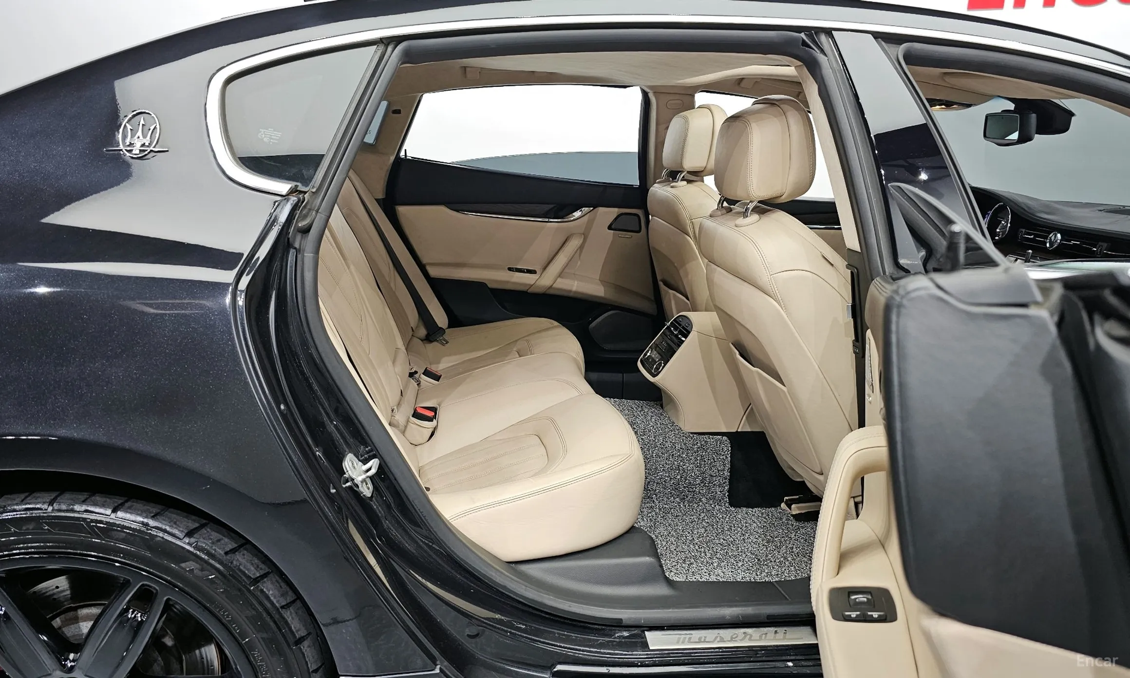 Maserati Quattroporte превью 12