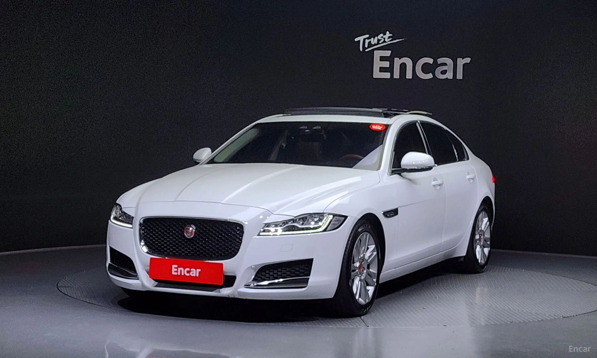 Jaguar XF (x260)