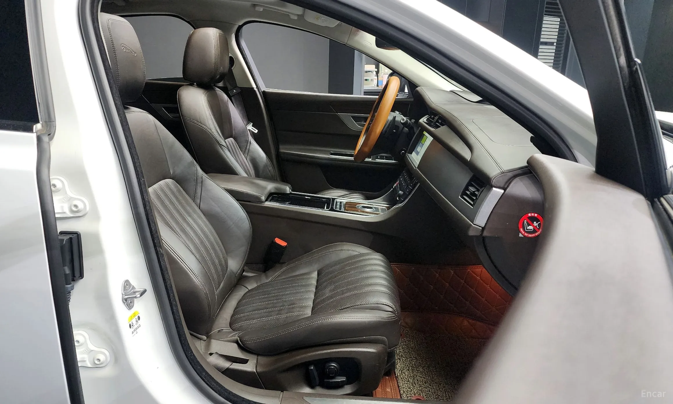 Jaguar XF (x260) превью 11