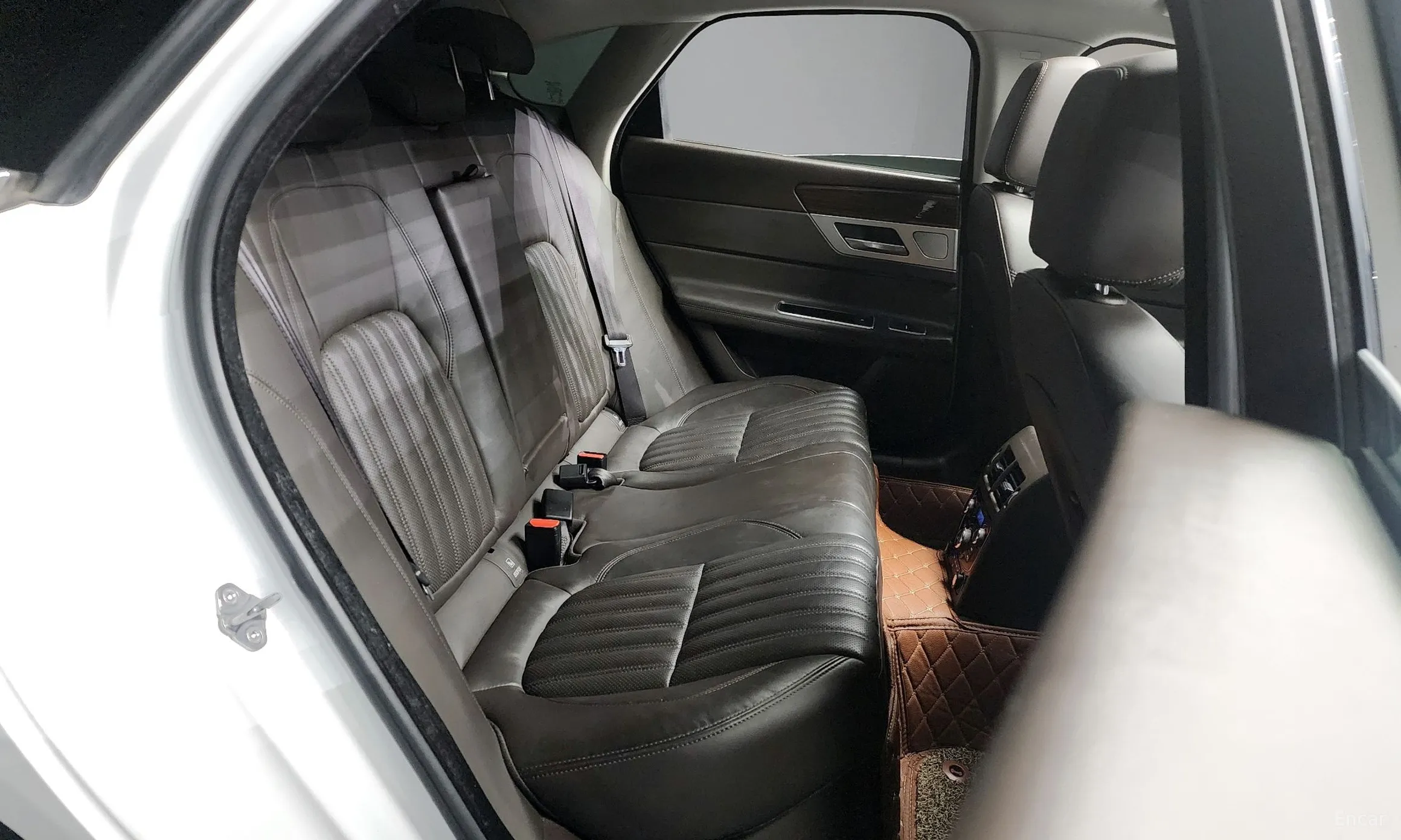 Jaguar XF (x260) превью 12