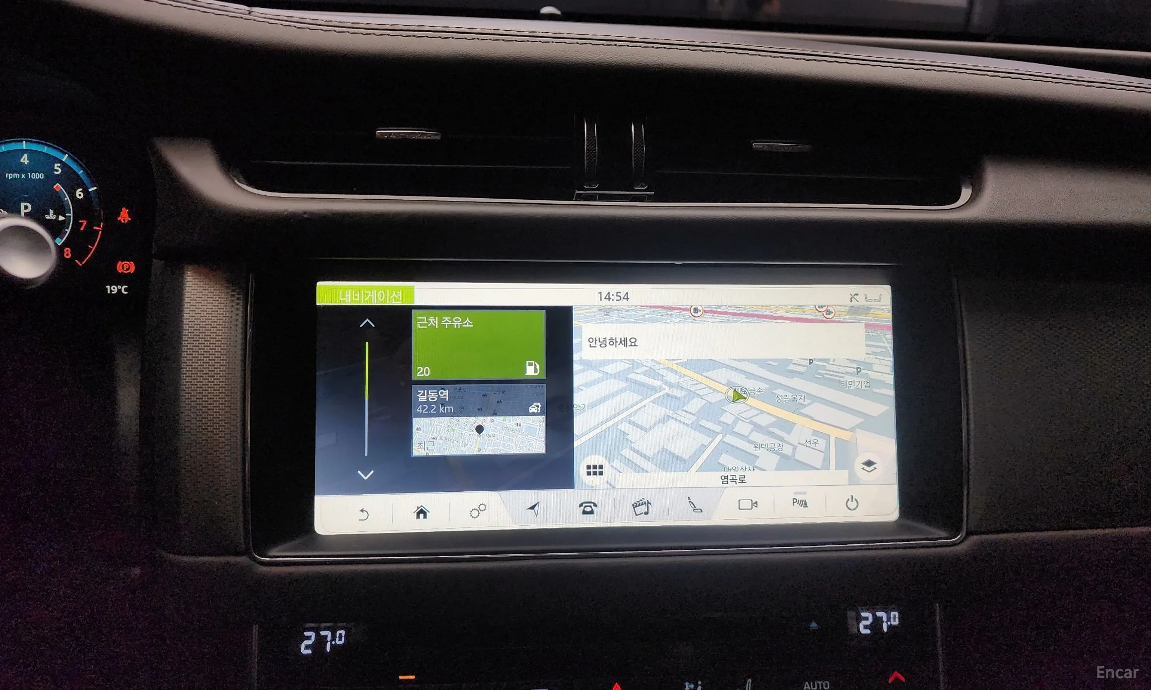 Jaguar XF (x260) превью 14
