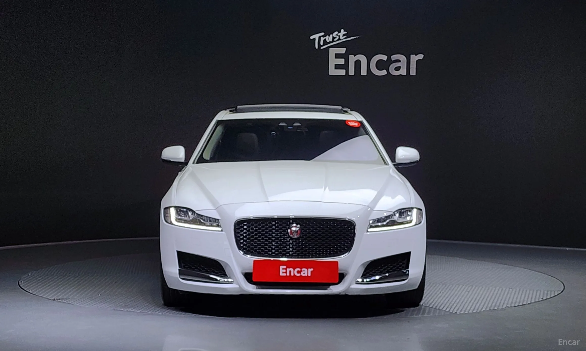 Jaguar XF (x260) превью 3