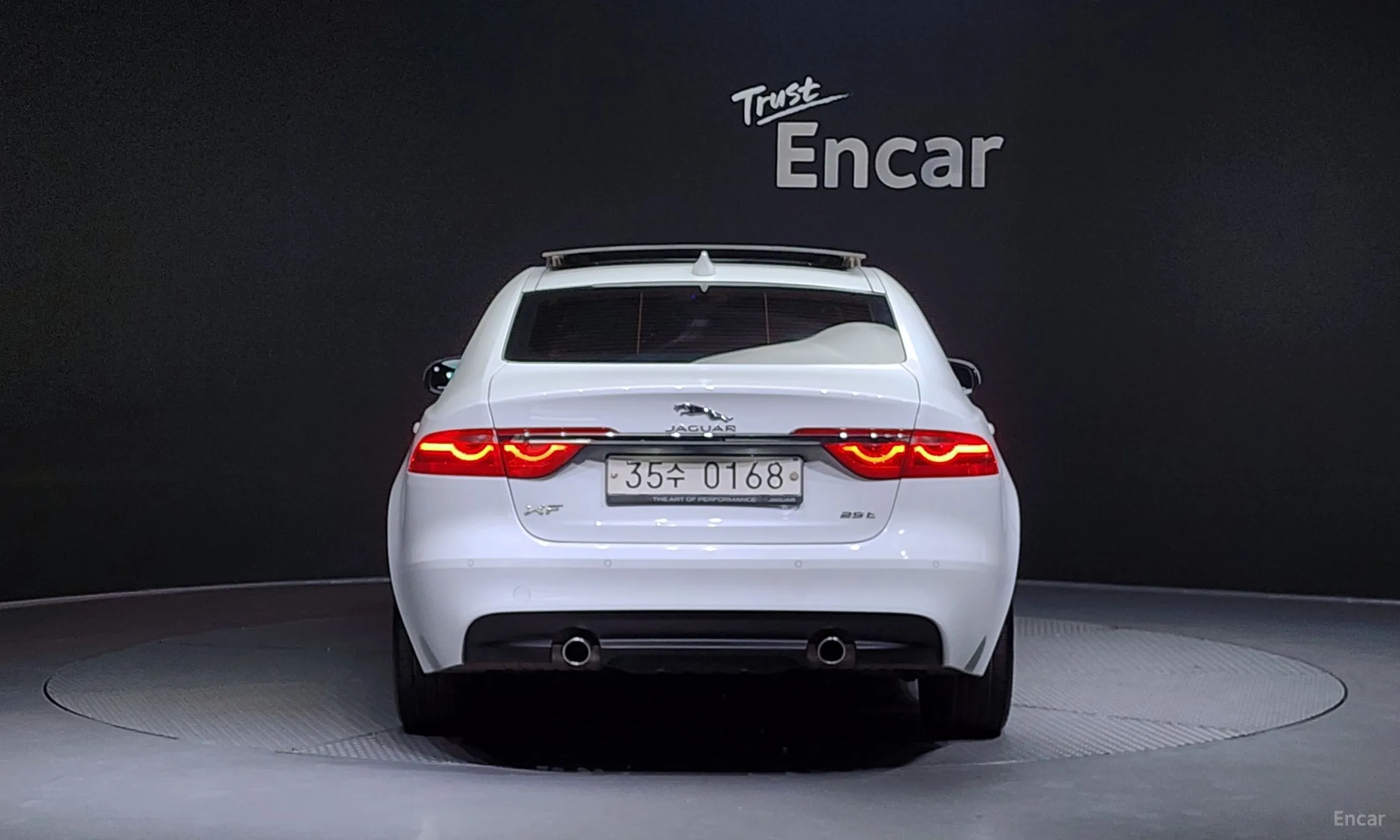Jaguar XF (x260) превью 4