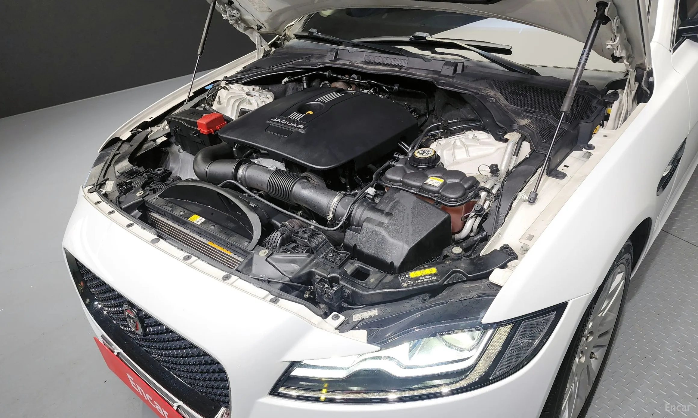 Jaguar XF (x260) превью 6