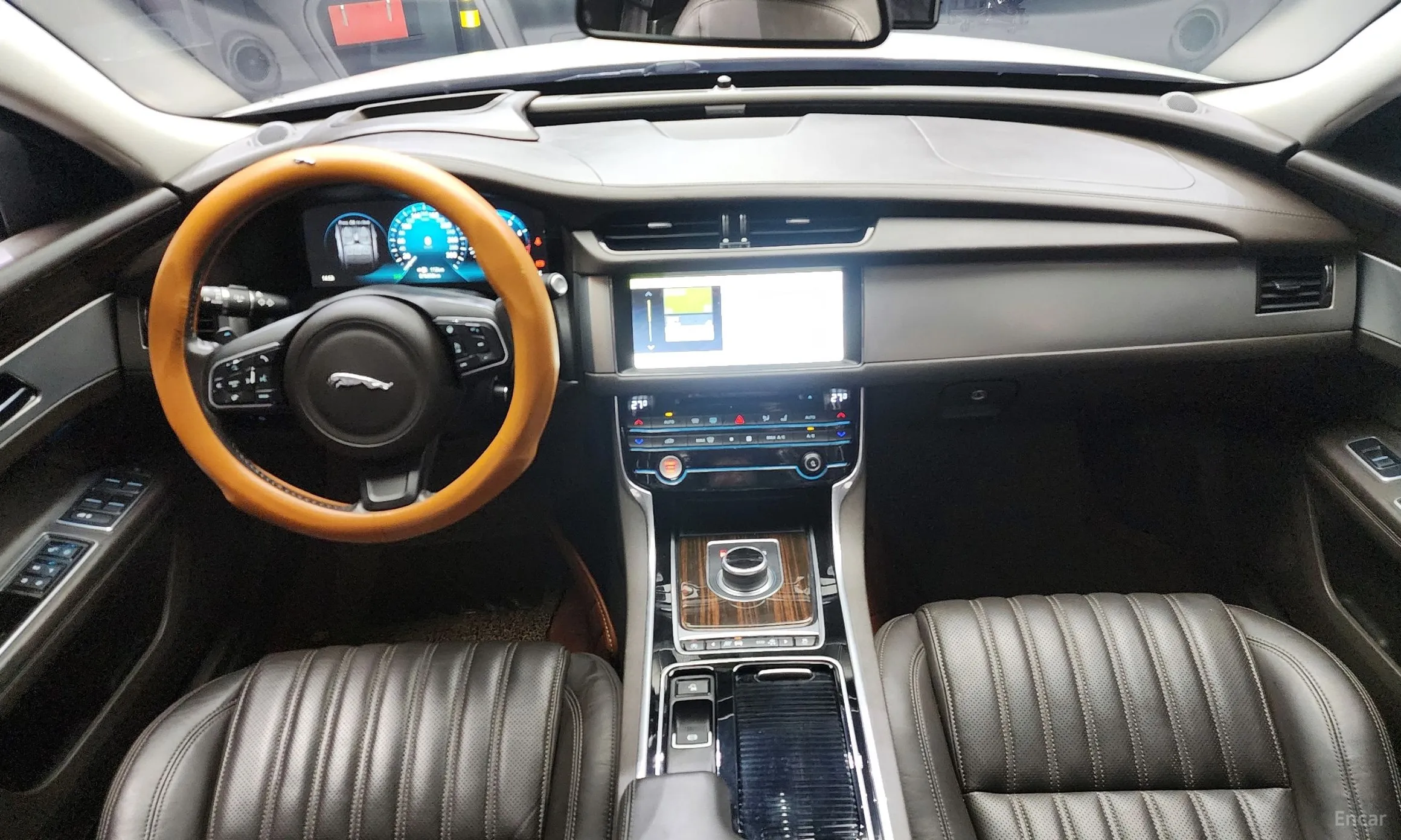 Jaguar XF (x260) превью 7