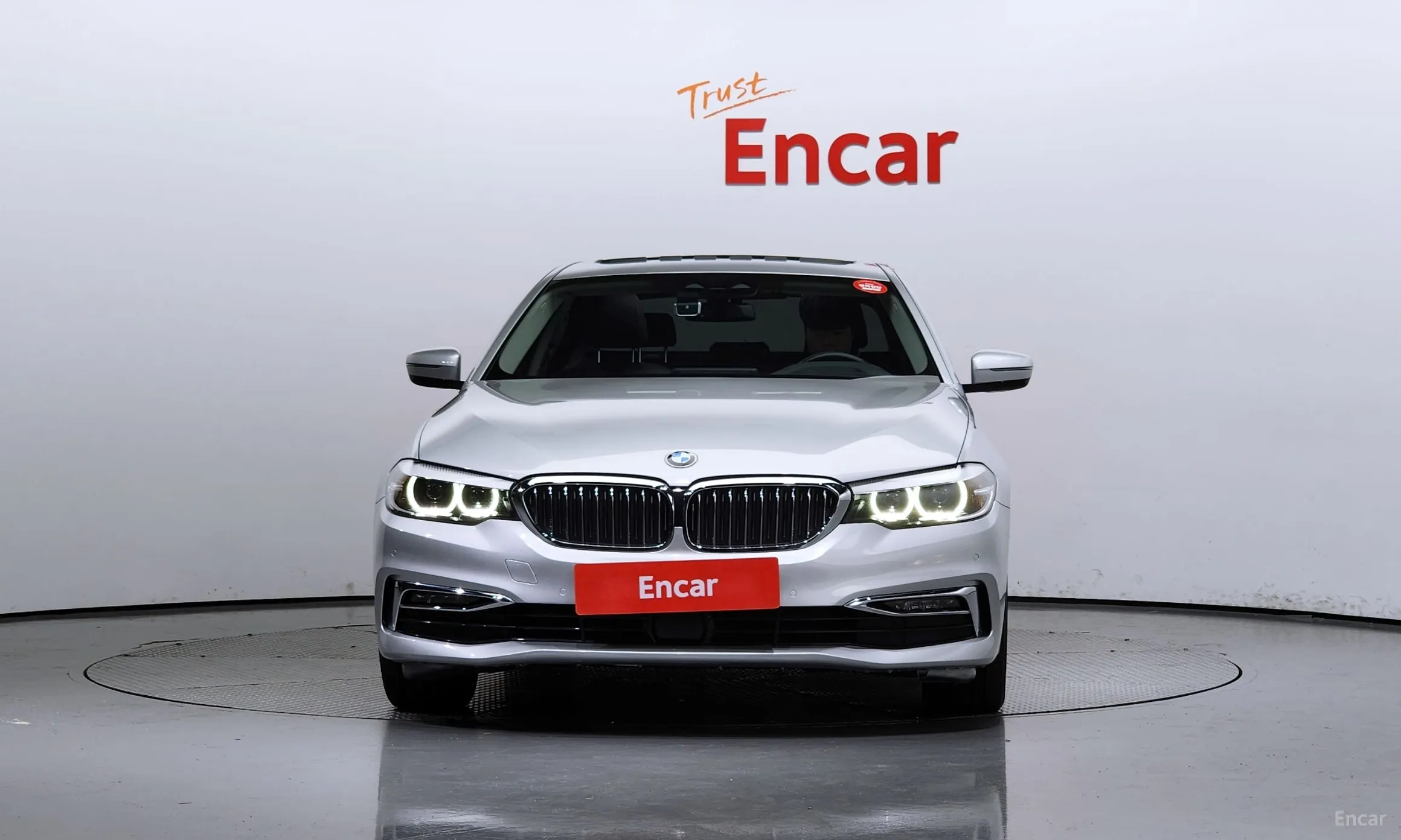 BMW 5 Series (G30) превью 2