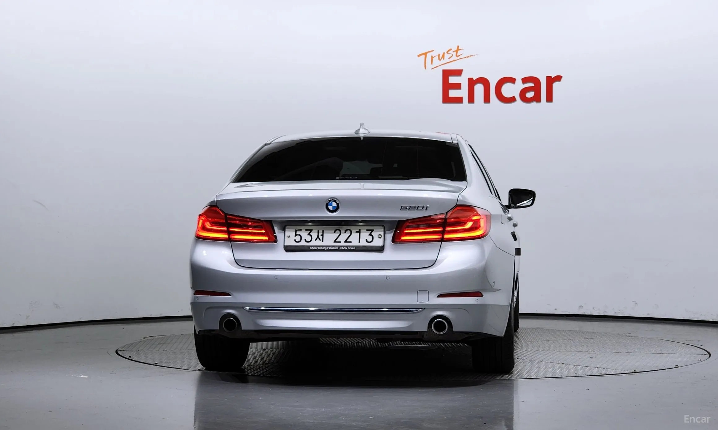 BMW 5 Series (G30) превью 3