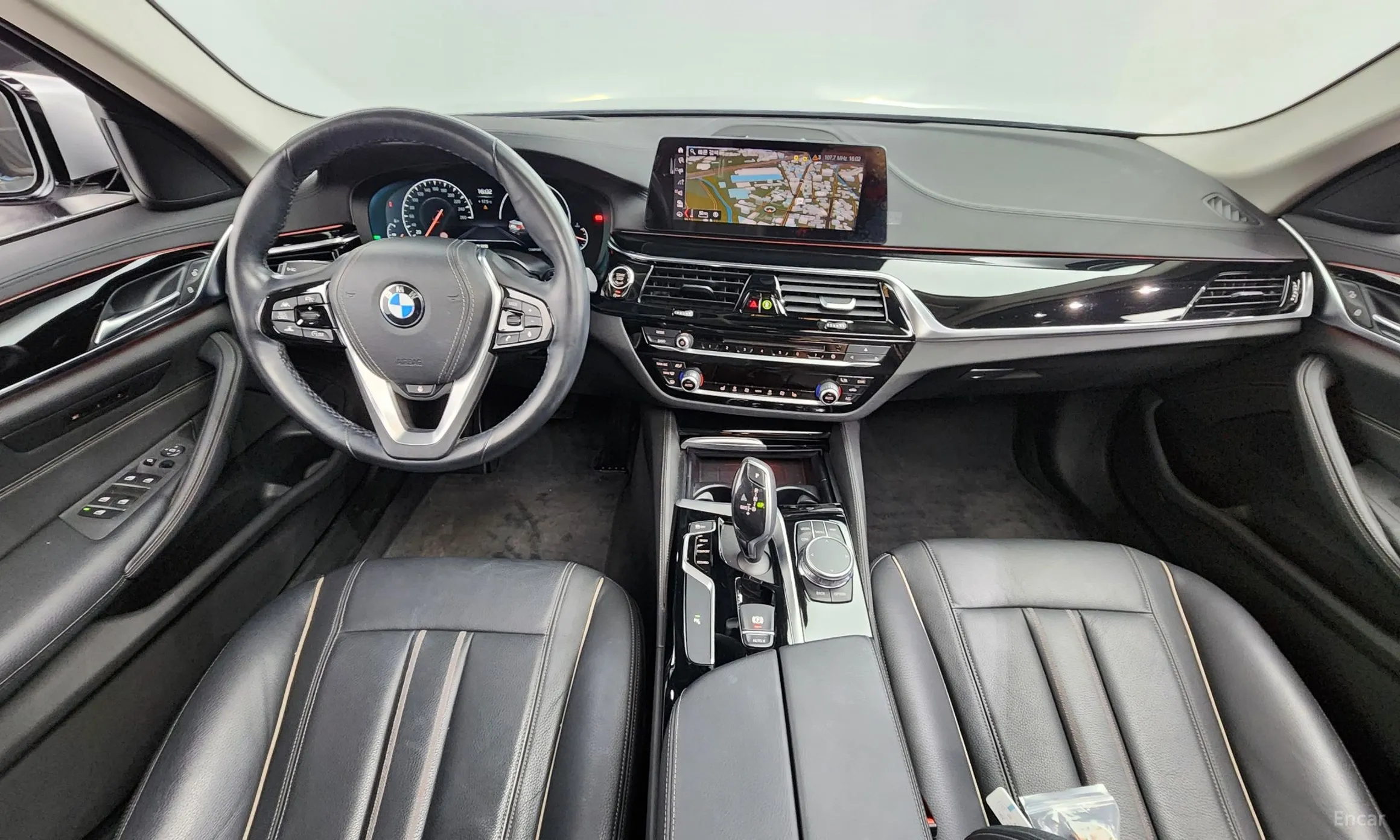 BMW 5 Series (G30) превью 4