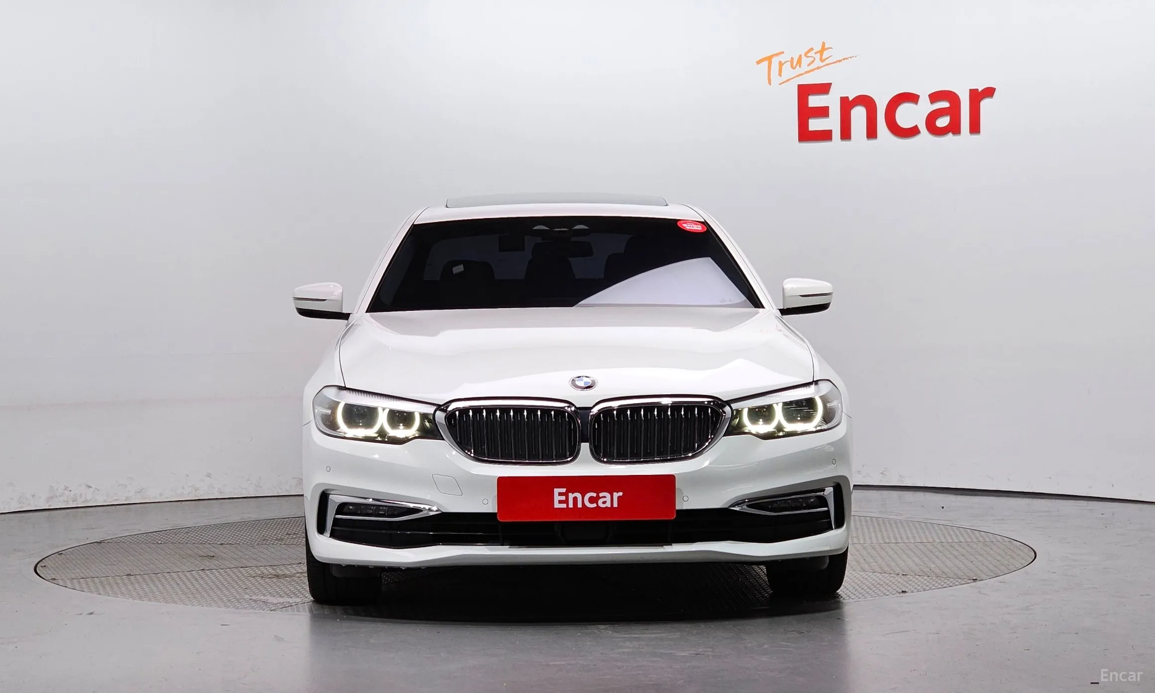 BMW 5 Series (G30) превью 2