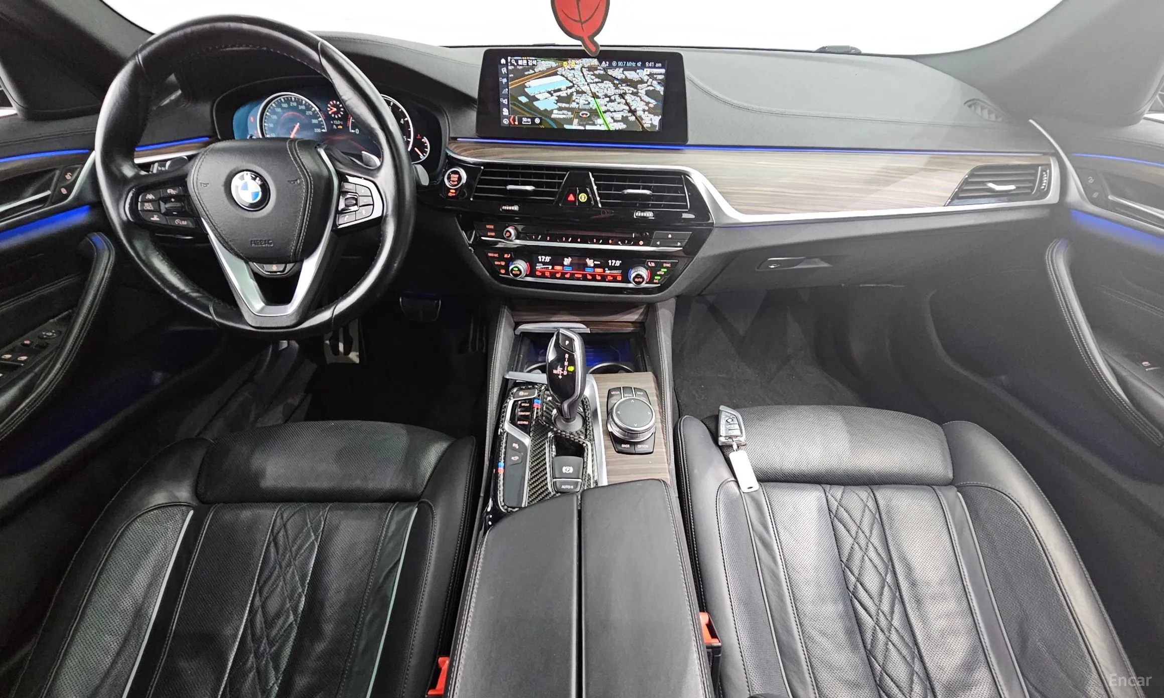 BMW 5 Series (G30) превью 4