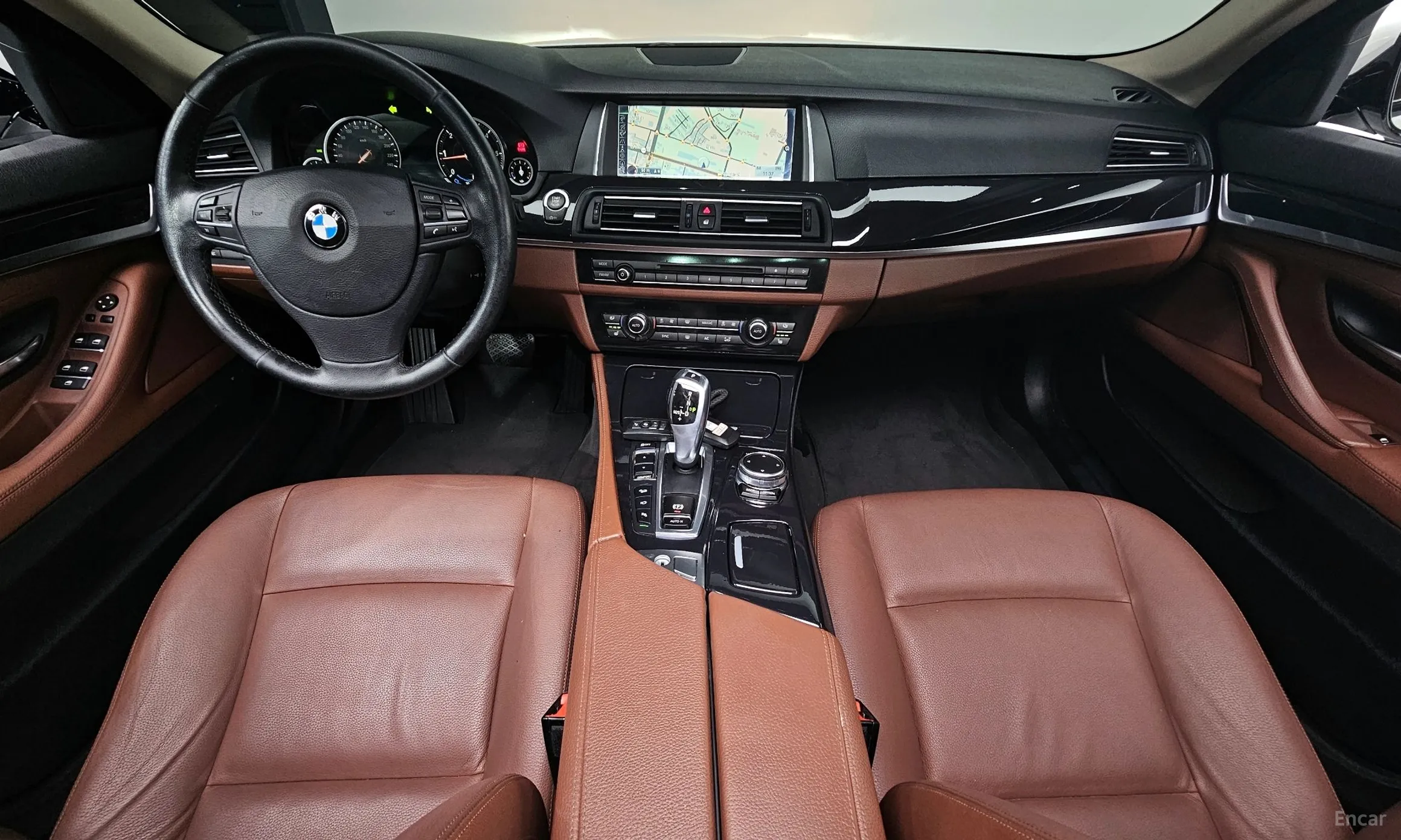BMW 5 Series (F10) превью 4