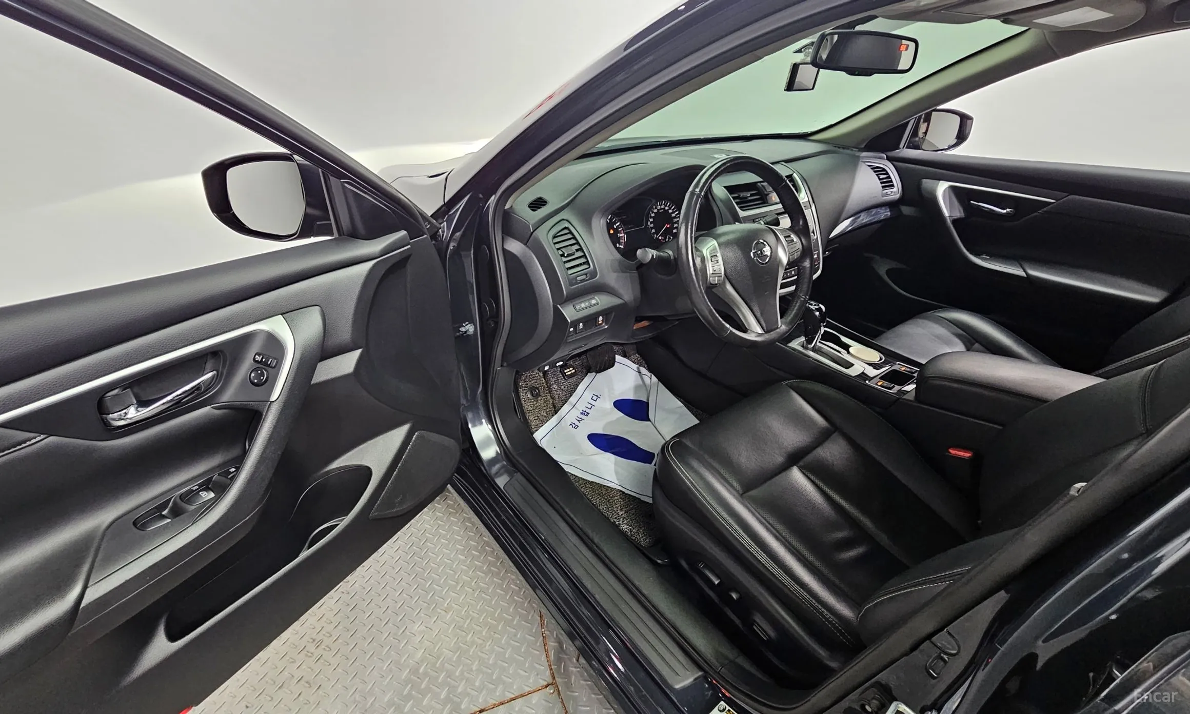 Nissan Altima превью 10