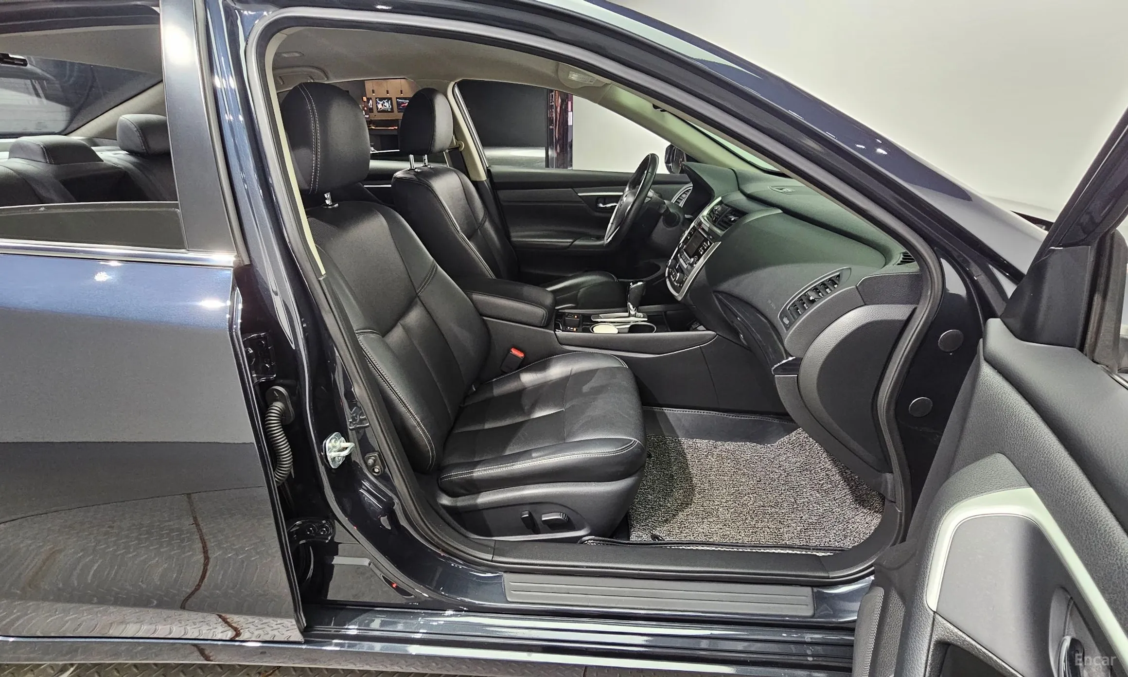 Nissan Altima превью 12