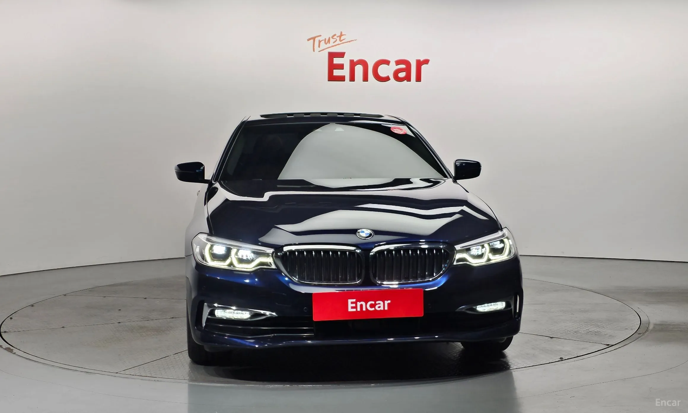 BMW 5 Series (G30) превью 2