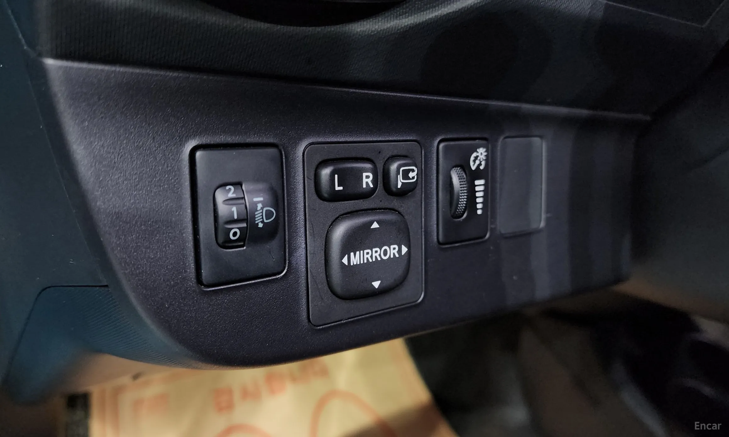 Toyota Prius C превью 15