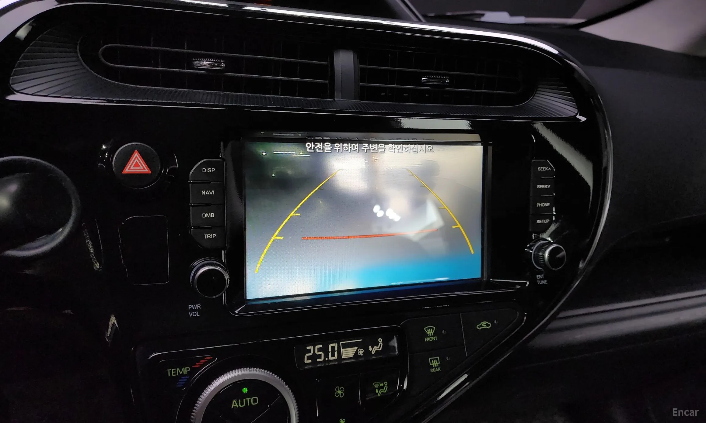 Toyota Prius C превью 19
