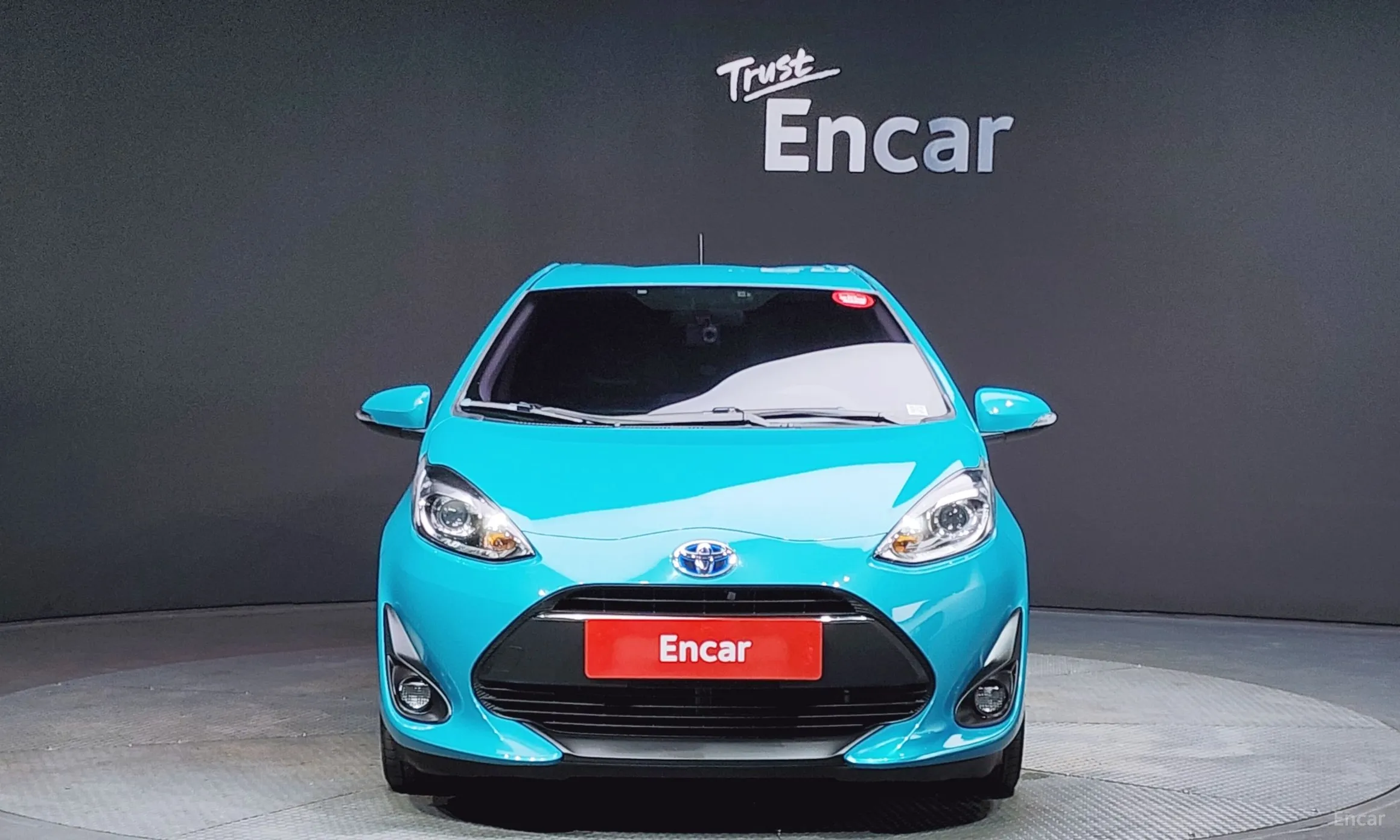 Toyota Prius C превью 3