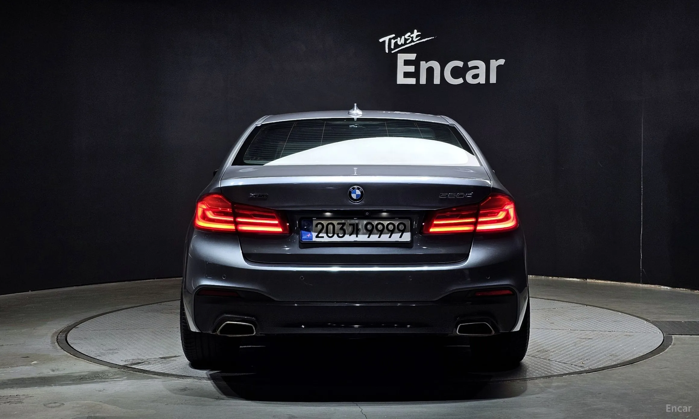 BMW 5 Series (G30) превью 3