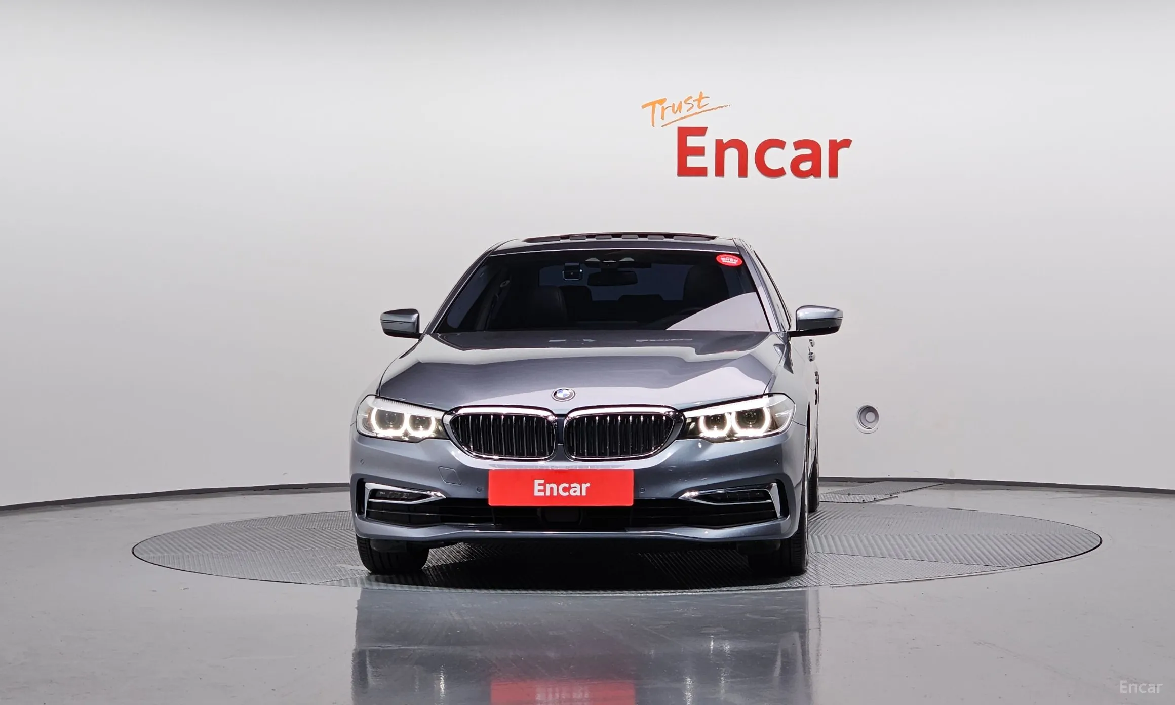 BMW 5 Series (G30) превью 2