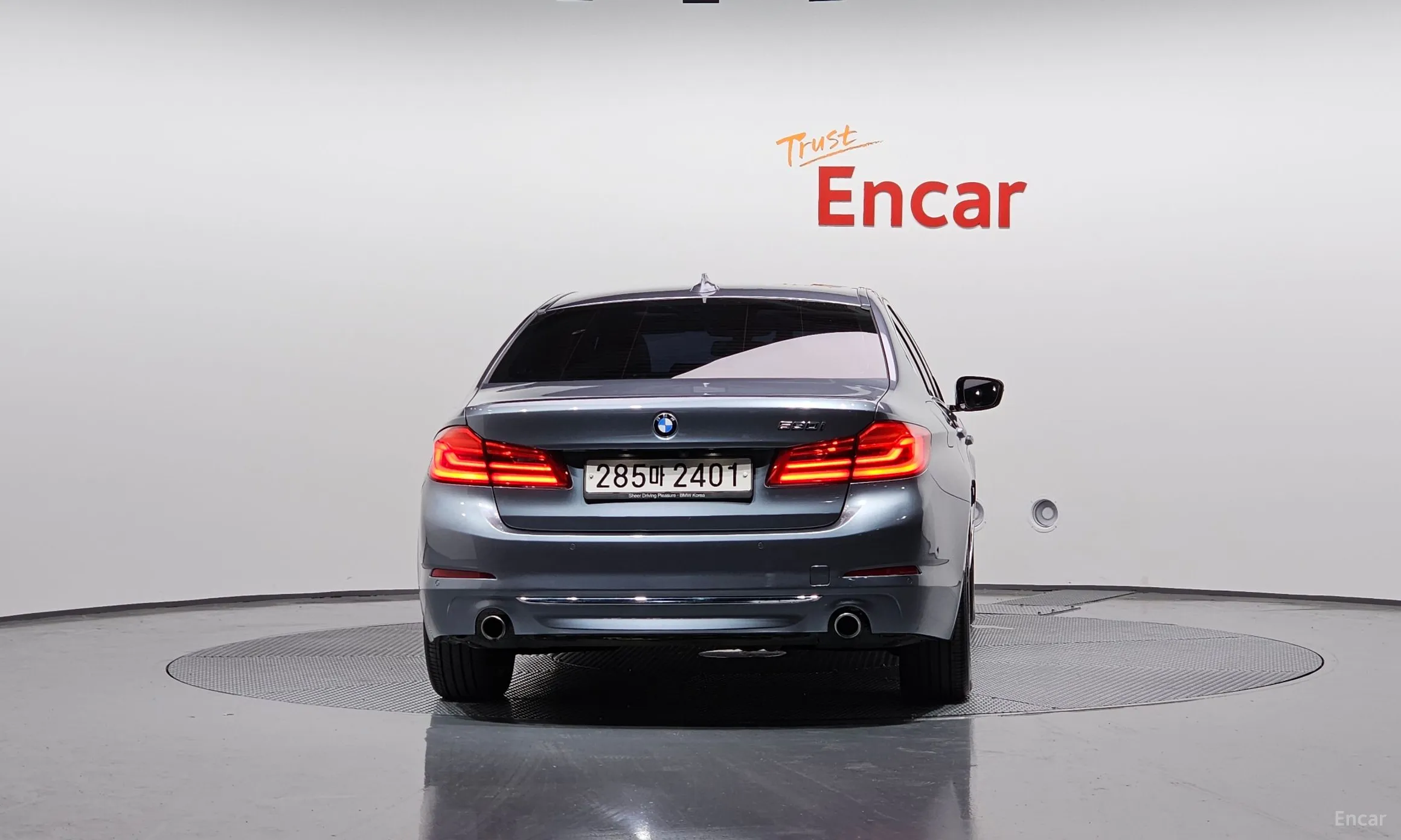 BMW 5 Series (G30) превью 3