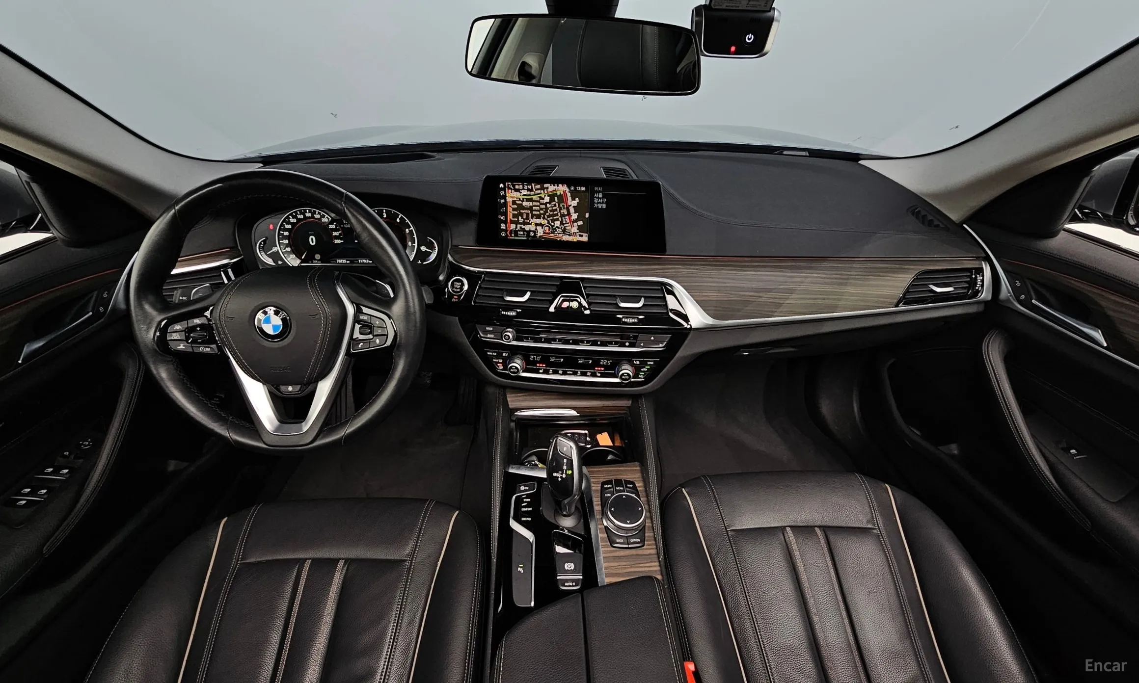 BMW 5 Series (G30) превью 4