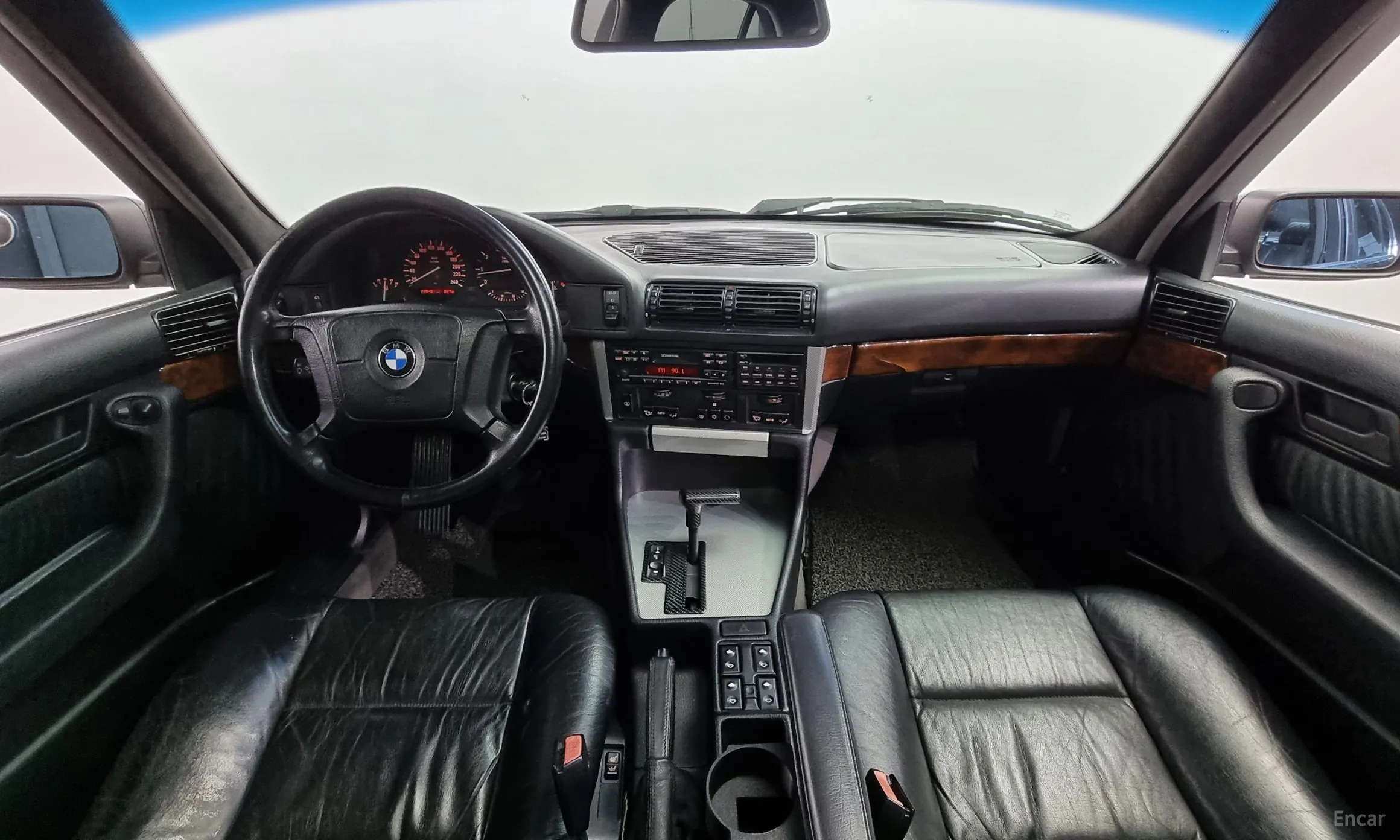 BMW 5 Series превью 4
