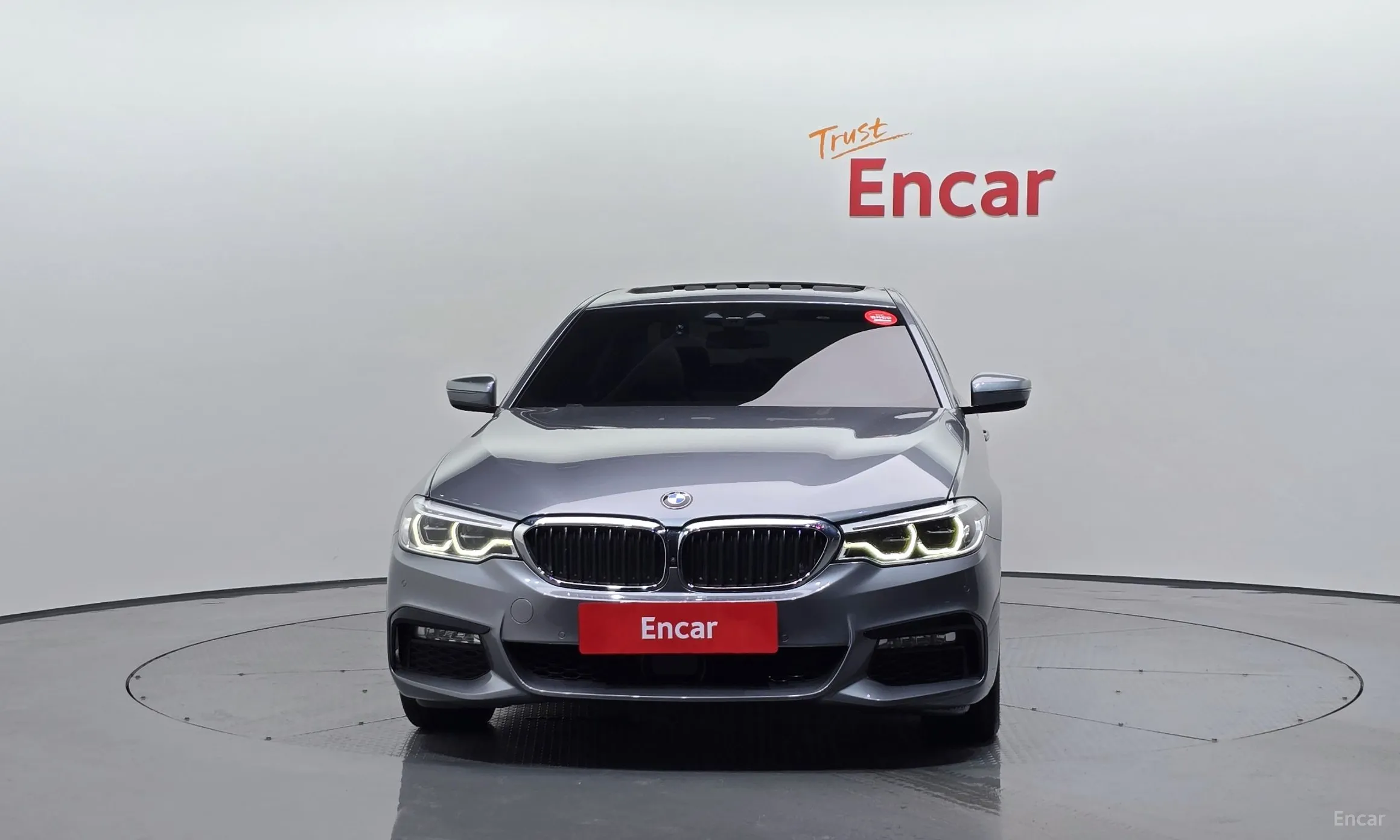 BMW 5 Series (G30) превью 2