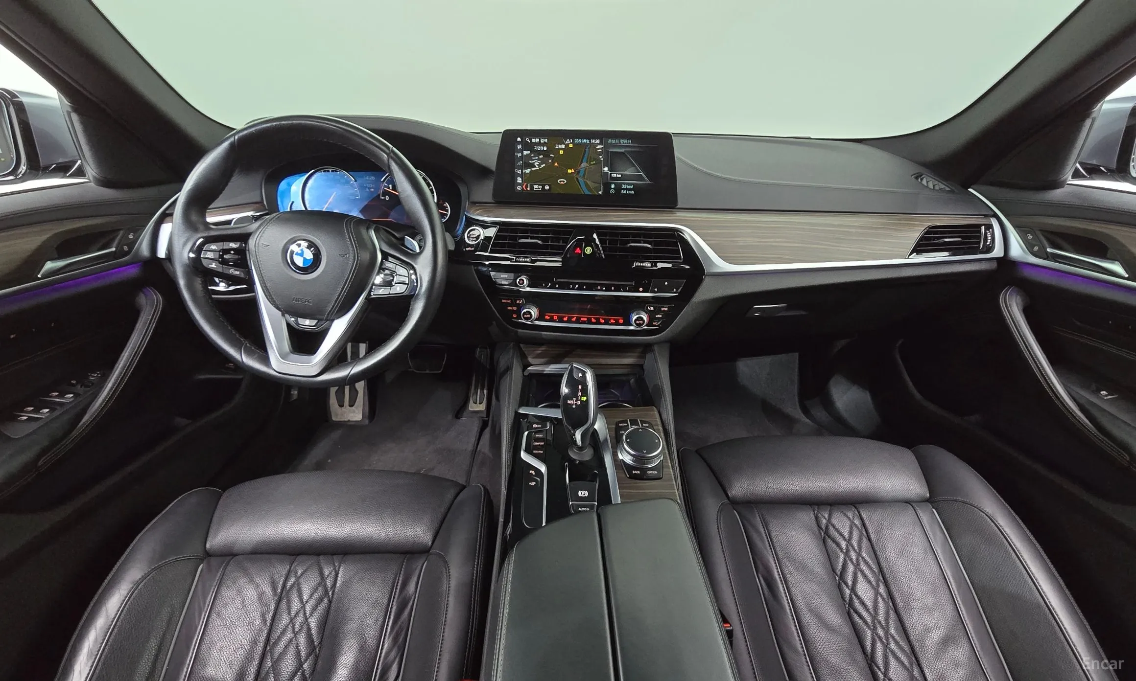 BMW 5 Series (G30) превью 4