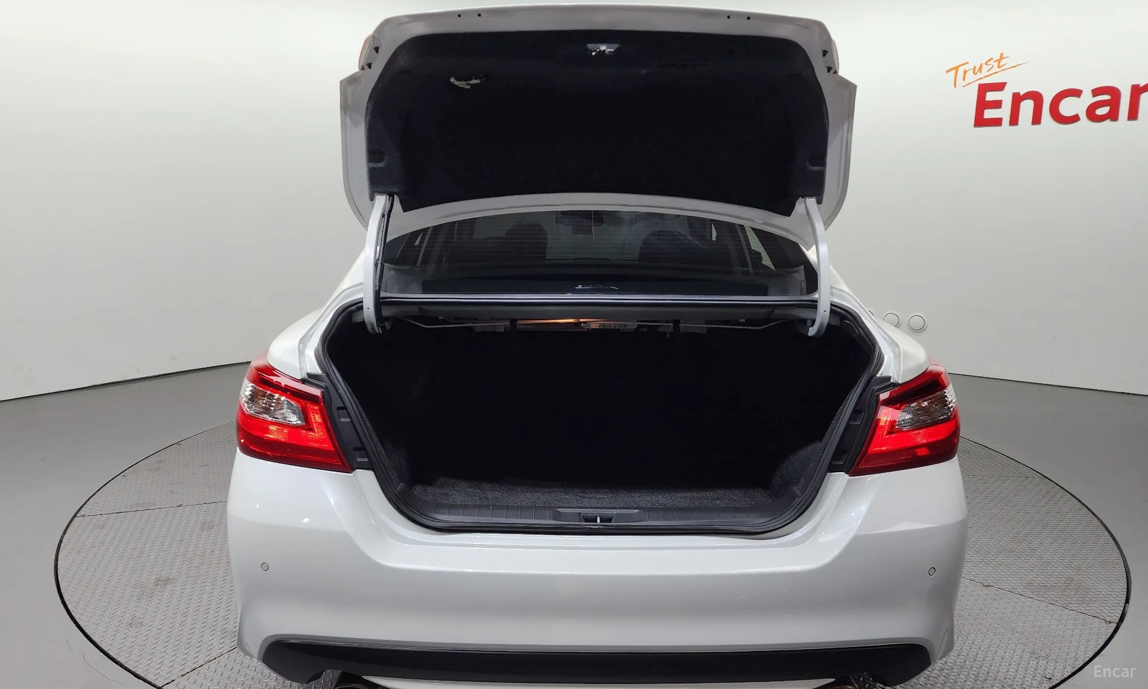 Nissan Altima превью 20